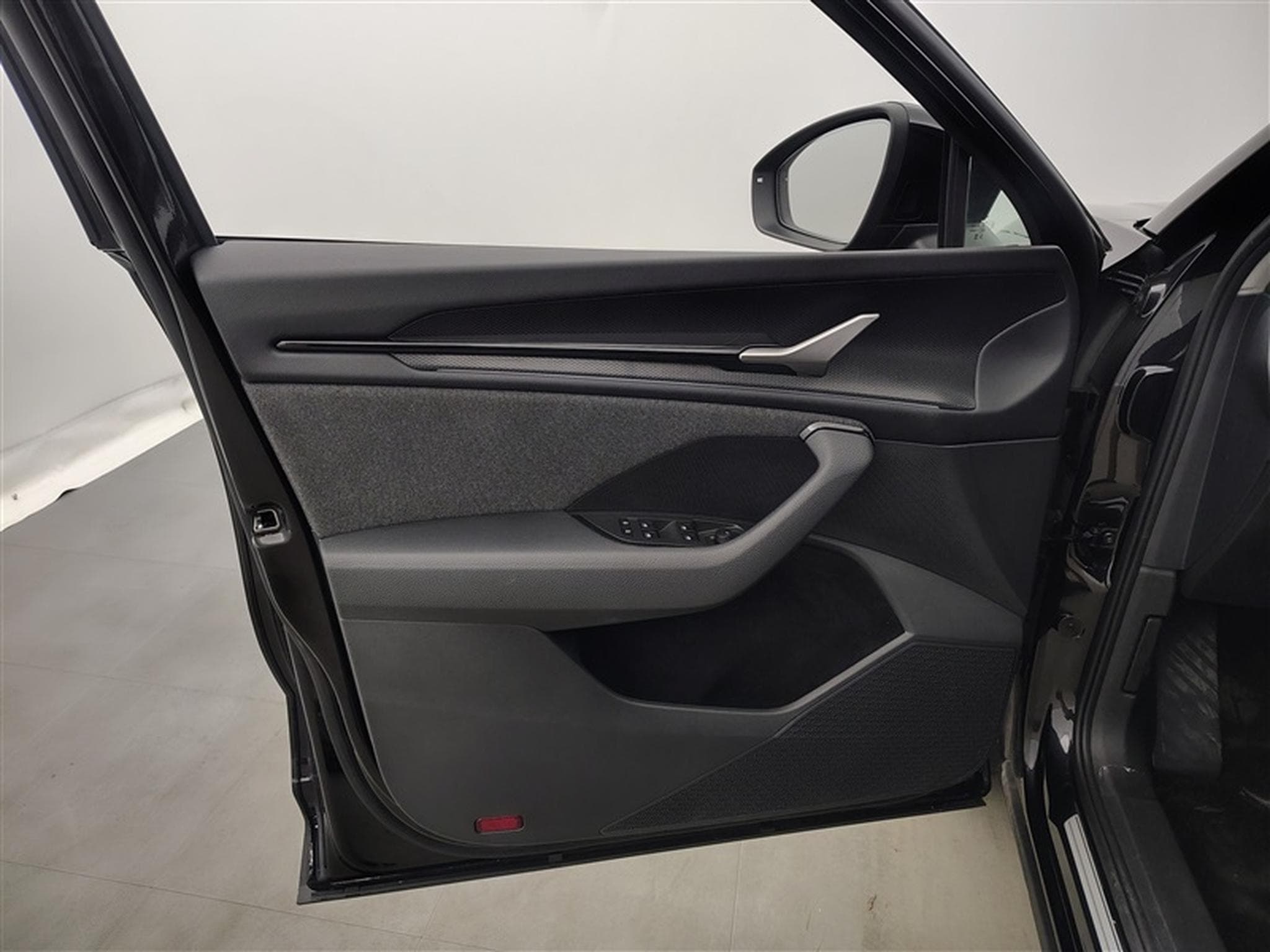 Skoda Kodiaq 1.5 TSI m-HEV 150Cv DSG Selection 7PL / CARPLAY / CAMERA (2025) - Photo 17