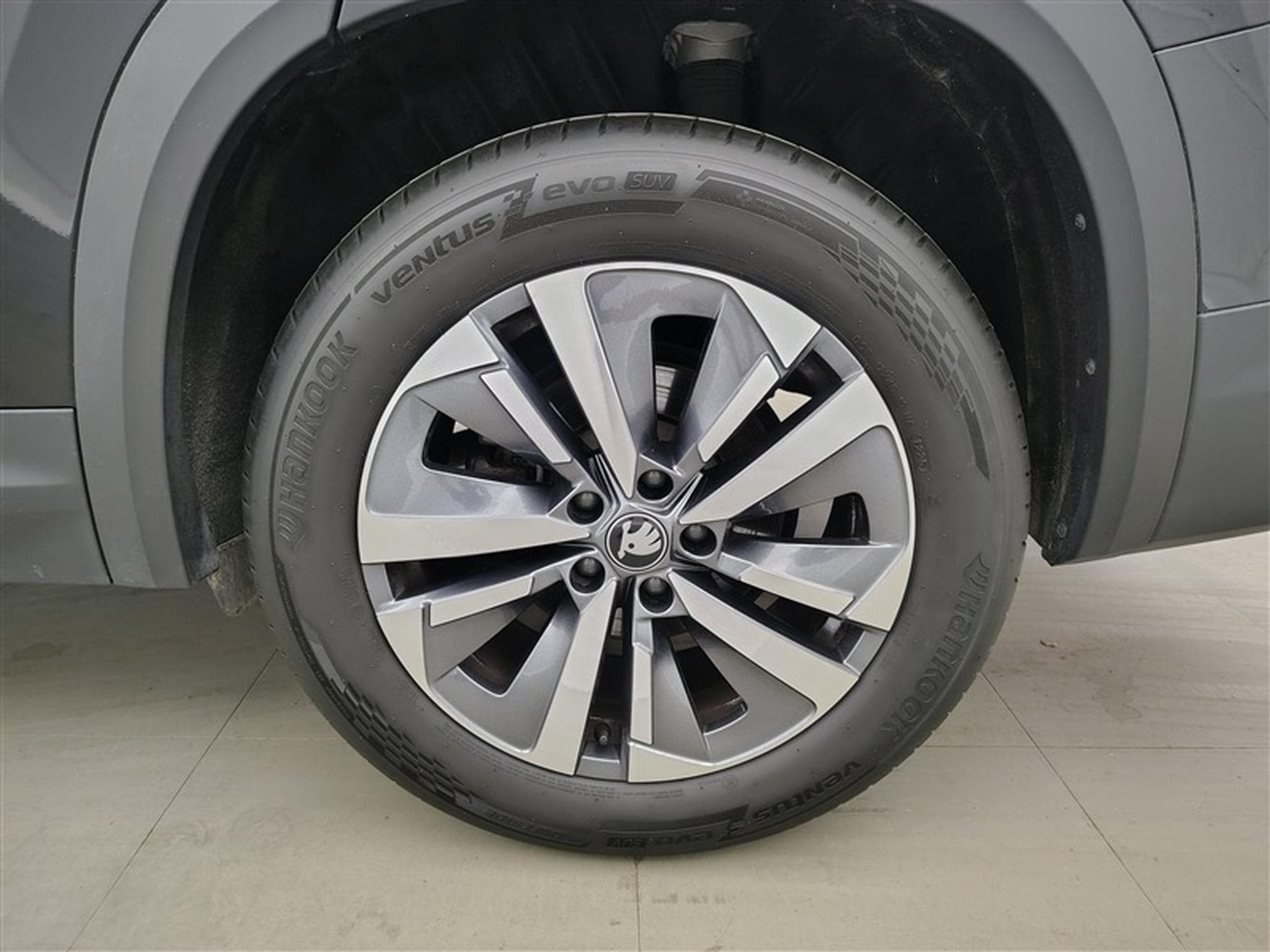 Skoda Kodiaq 1.5 TSI m-HEV 150Cv DSG Selection 7PL / CARPLAY / CAMERA (2025) - Photo 6