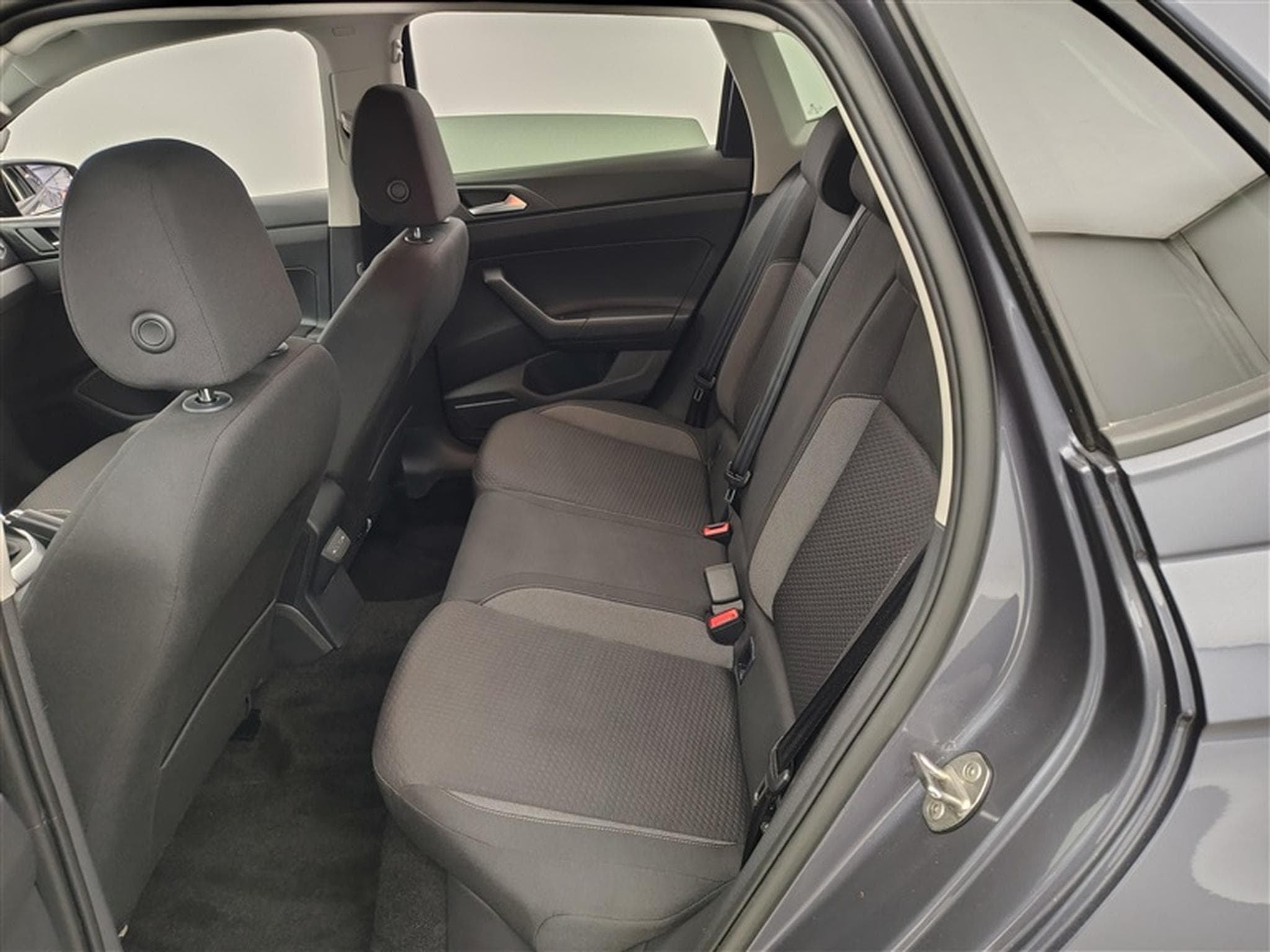 VW Polo 1.0 MPI (2024) - Photo 13