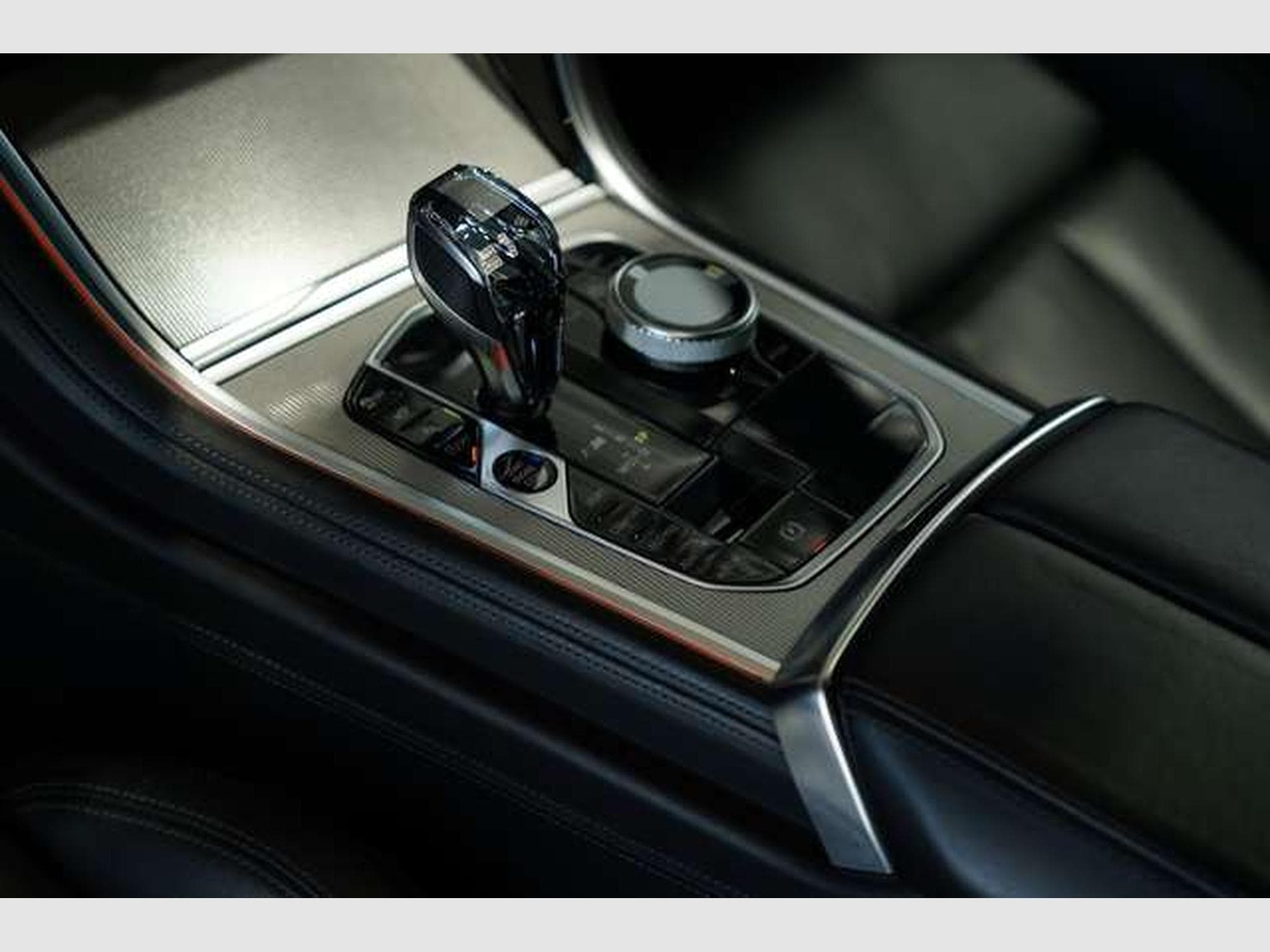 BMW M850 i xD Gran Coupé *YIDO*Pano*B&W*HUD*Deutsch (2020) - Photo 32