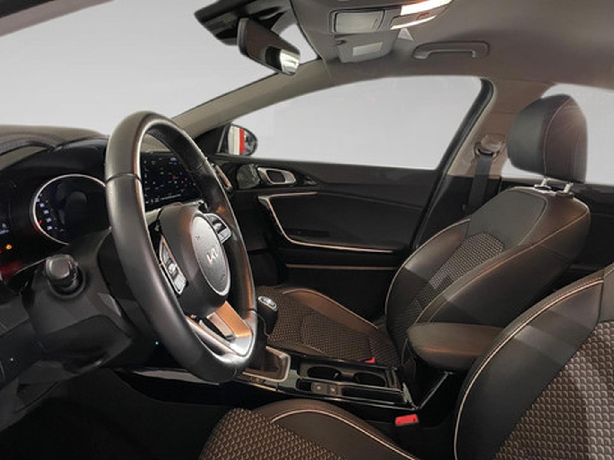 Kia Ceed 1.0 T-GDI PULSE (2024) - Photo 4