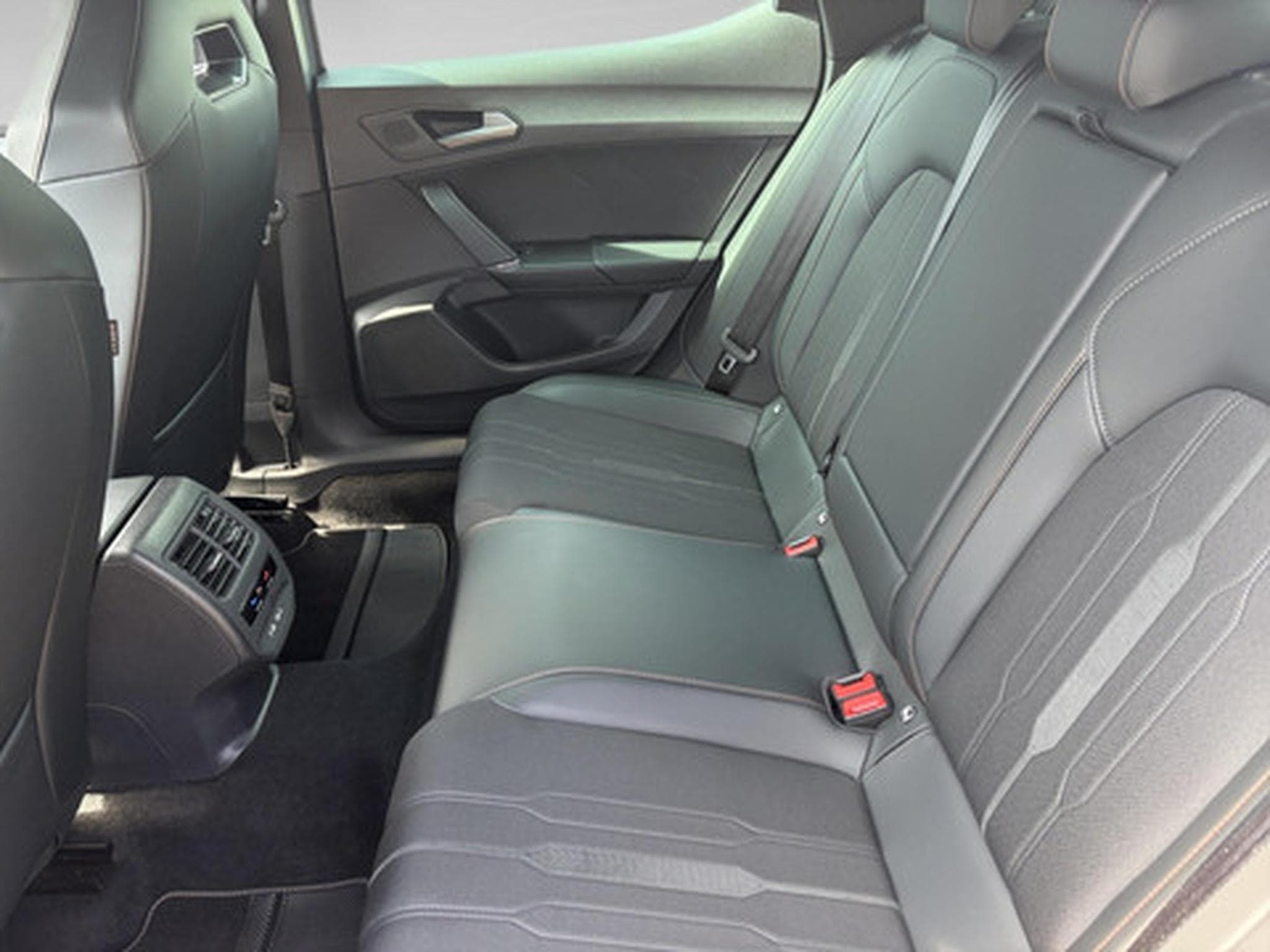 Seat Leon 2.0 TSI 180kW VZ DSG (2022) - Foto 11