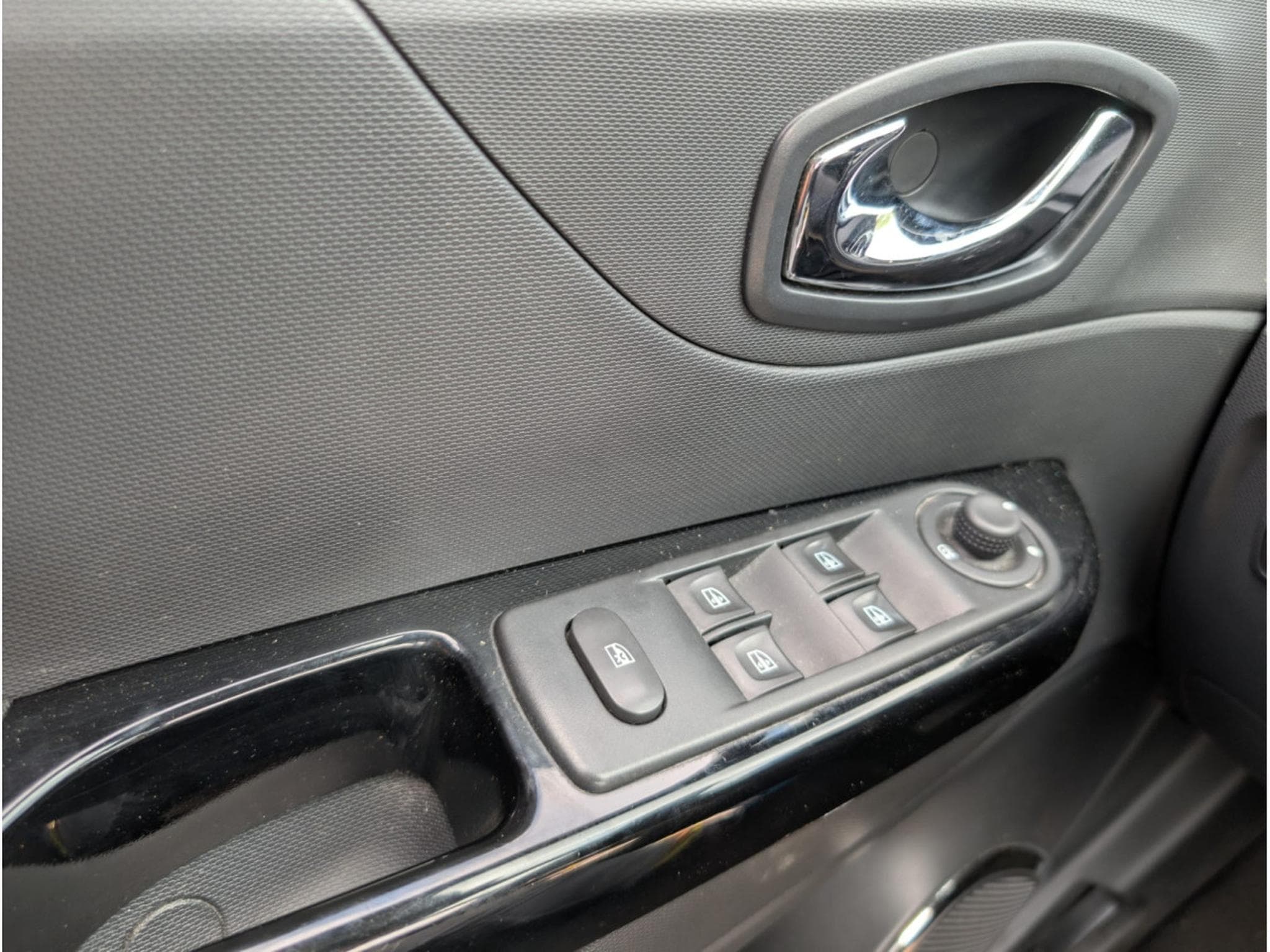Renault Captur 1.5 DCI 90 ENERGY * GARANTIE 24 MOIS * (2014) - Photo 5