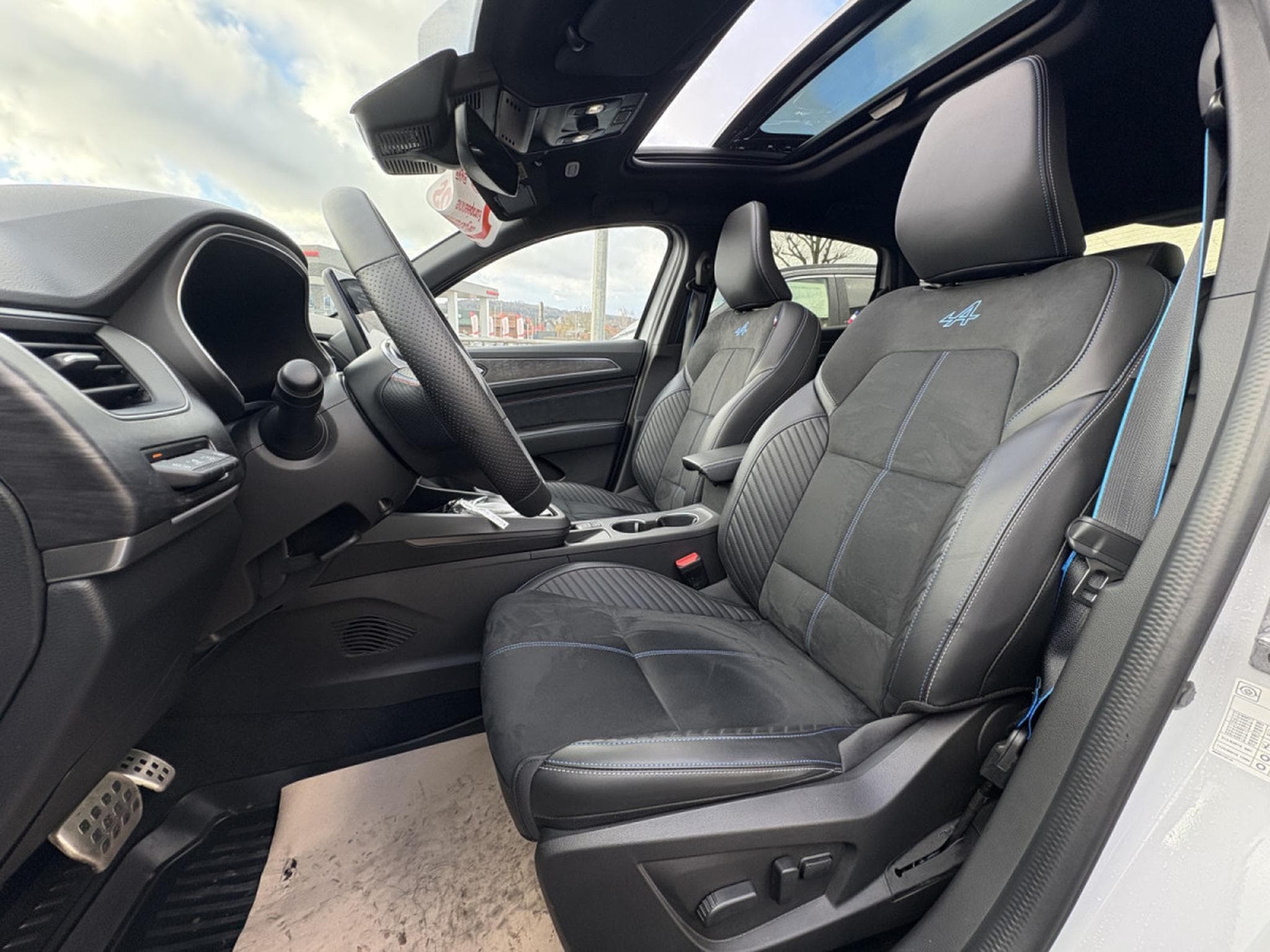 Renault Arkana 1.6 E-TECH FULL HYBRID 145 ESPRIT ALPINE GARANTIE 2 ANS CONS (2024) - Photo 4