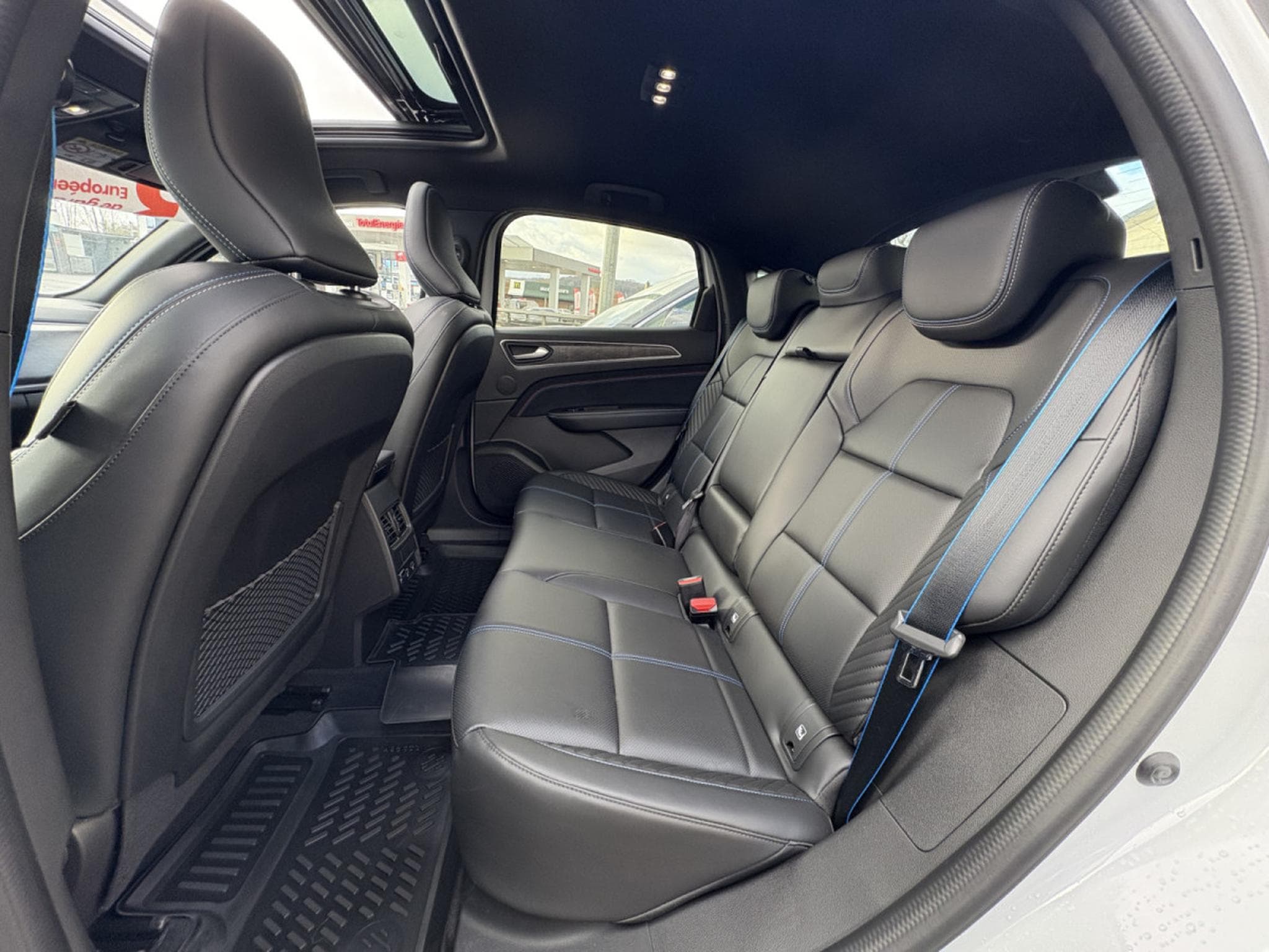 Renault Arkana 1.6 E-TECH FULL HYBRID 145 ESPRIT ALPINE GARANTIE 2 ANS CONS (2024) - Photo 5