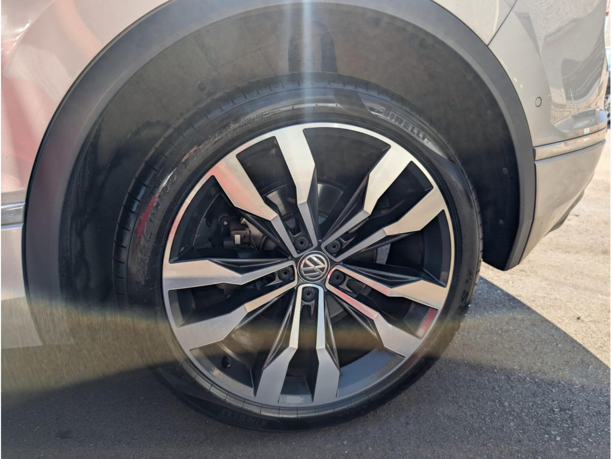 VW Tiguan 2.0 BITDI 240CH 4MOTION R-LINE DSG * GARANTIE 36 MOIS* (2019) - Photo 18