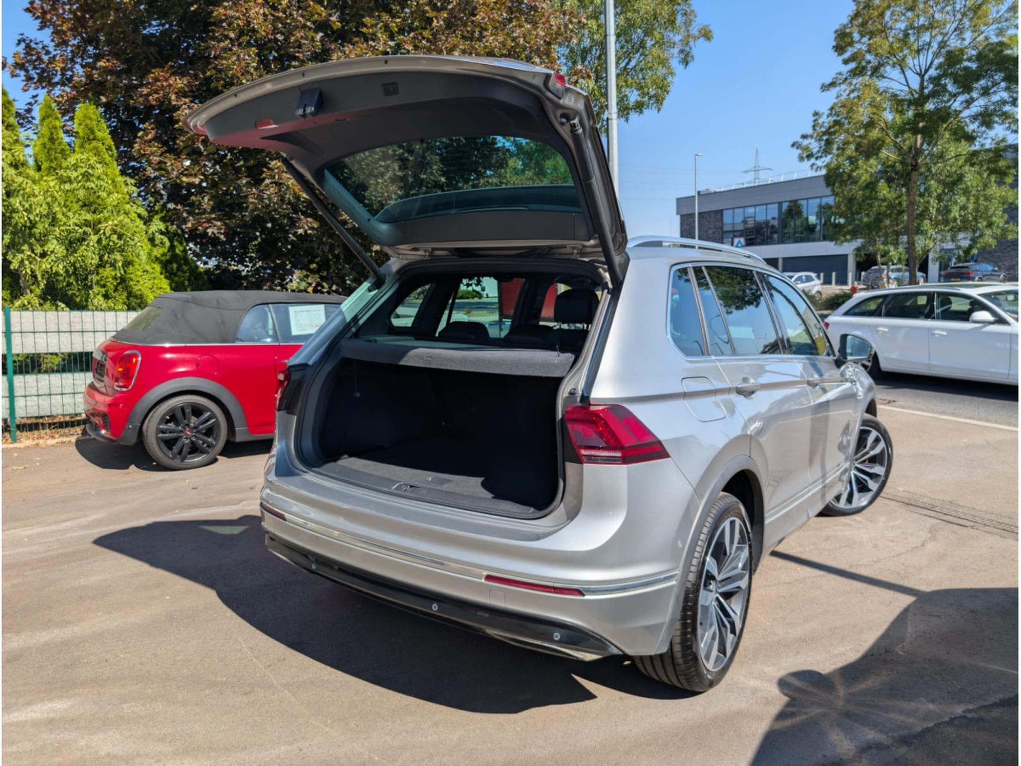 VW Tiguan 2.0 BITDI 240CH 4MOTION R-LINE DSG * GARANTIE 36 MOIS* (2019) - Photo 5