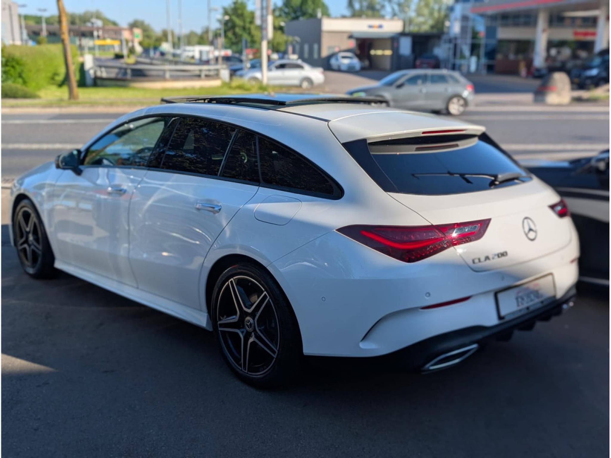 Mercedes CLA 200 Shooting Brake AMG LINE * CAMERA 360 * PANORAMA * 7G-DCT (2025) - Photo 3