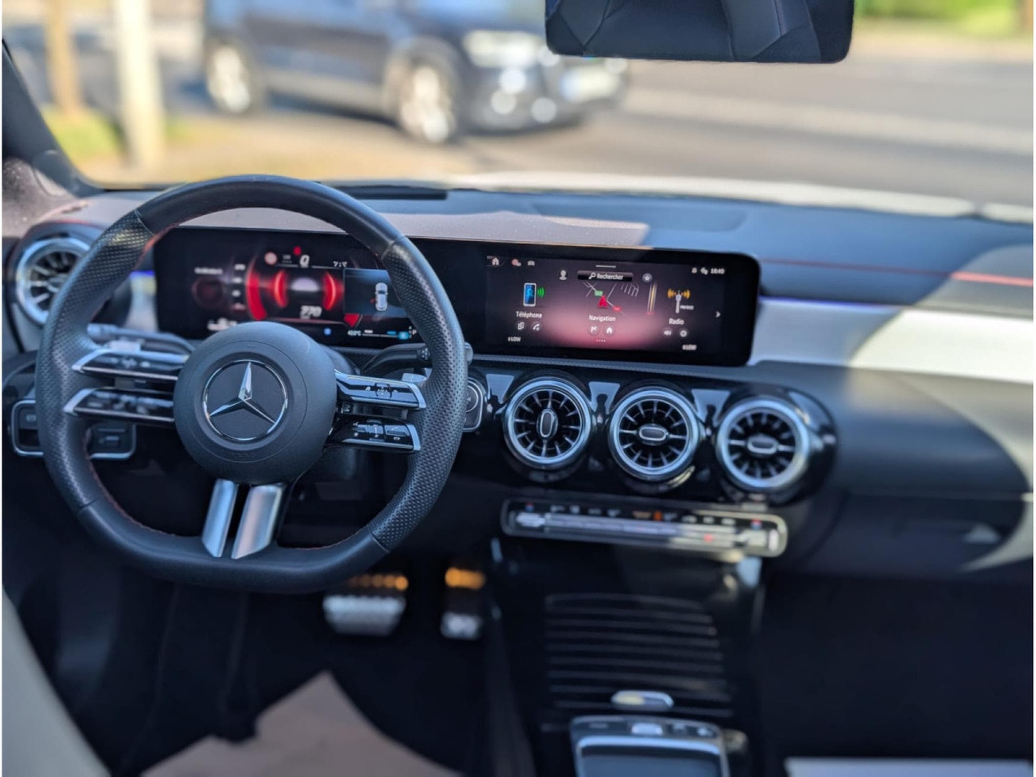 Mercedes CLA 200 Shooting Brake AMG LINE * CAMERA 360 * PANORAMA * 7G-DCT (2025) - Photo 5