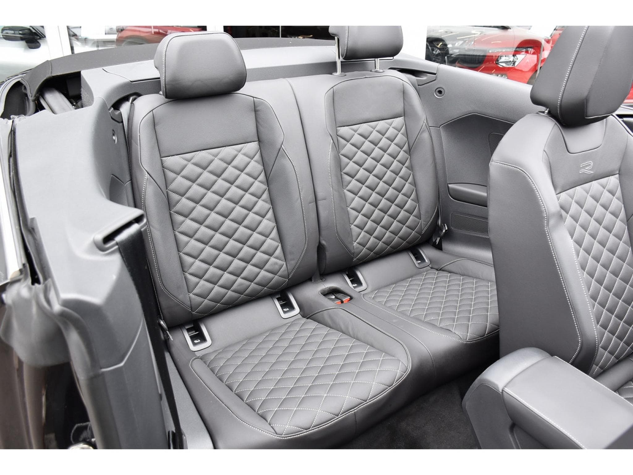 VW T-Roc Cabrio 1.5 TSI R-Line CUIR TRAVEL SIDE CHFF ADD MATRIX CAM (2025) - Photo 10