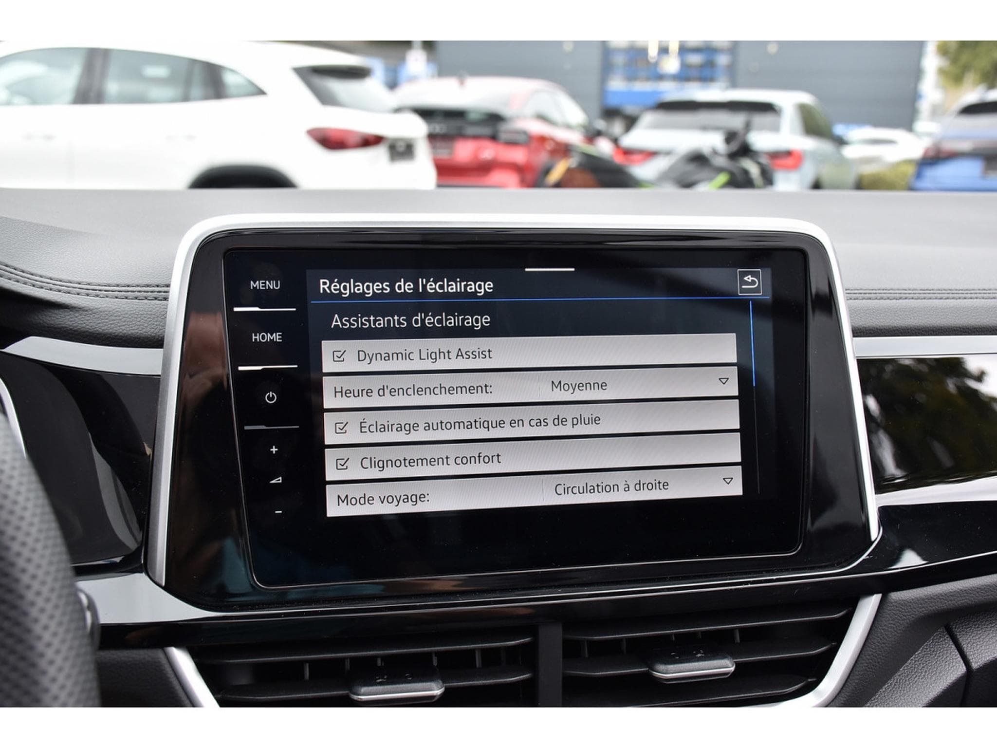 VW T-Roc Cabrio 1.5 TSI R-Line CUIR TRAVEL SIDE CHFF ADD MATRIX CAM (2025) - Photo 15