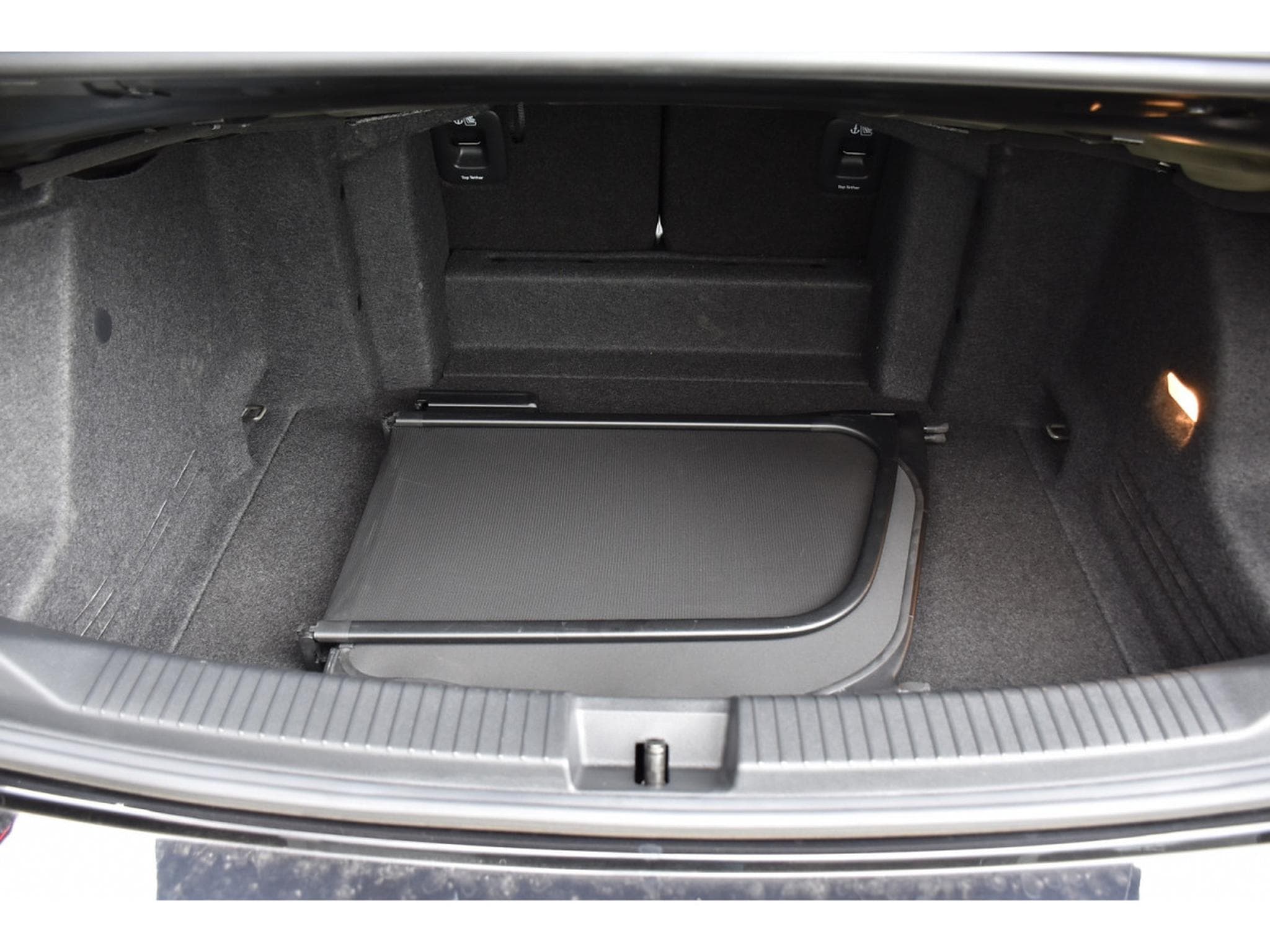 VW T-Roc Cabrio 1.5 TSI R-Line CUIR TRAVEL SIDE CHFF ADD MATRIX CAM (2025) - Photo 24