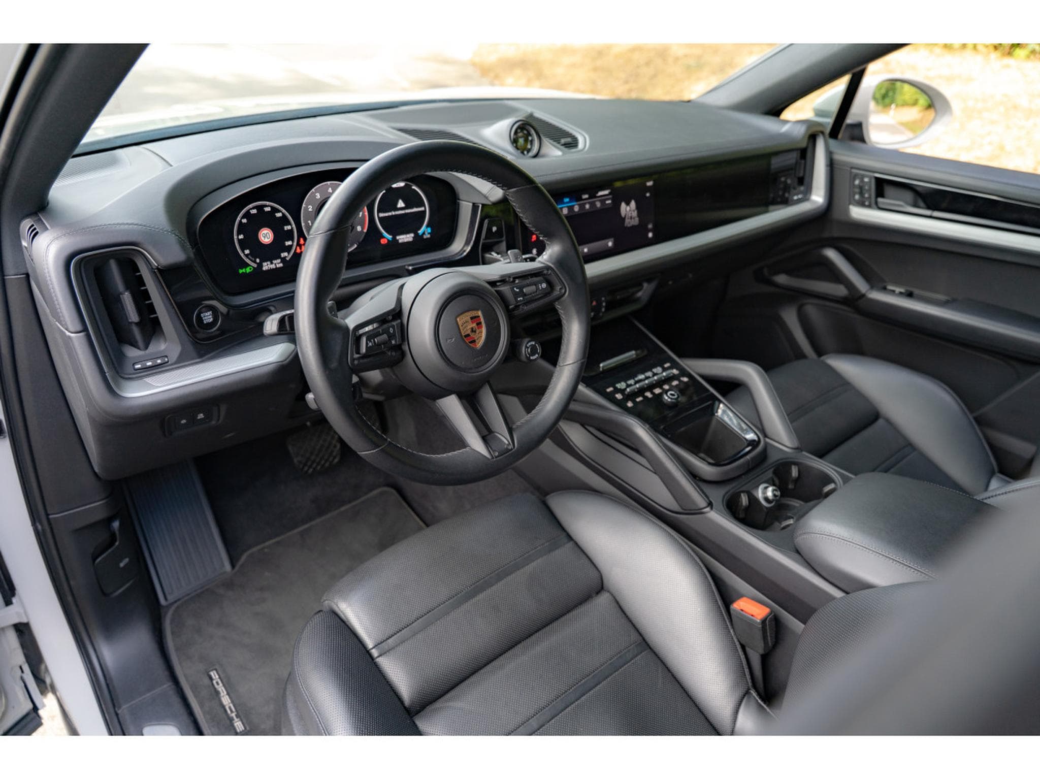 Porsche Cayenne E-Hybrid Coupé (2024) - Photo 10