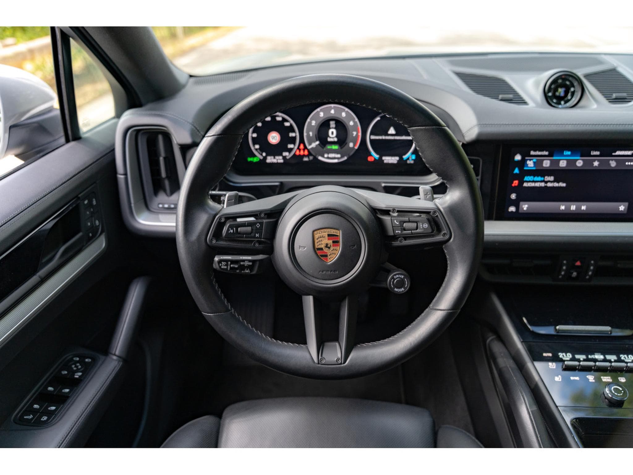 Porsche Cayenne E-Hybrid Coupé (2024) - Photo 12