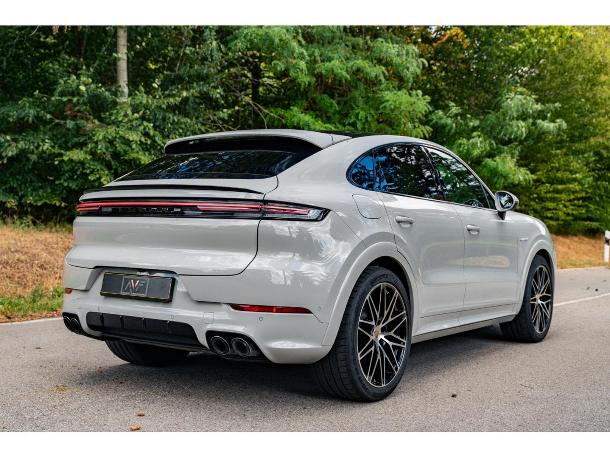 Porsche Cayenne E-Hybrid Coupé (2024) - Photo 6