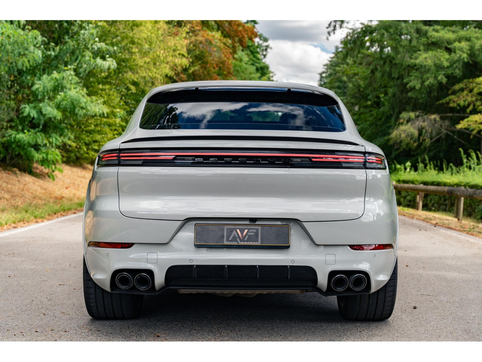 Porsche Cayenne E-Hybrid Coupé (2024) - Photo 7
