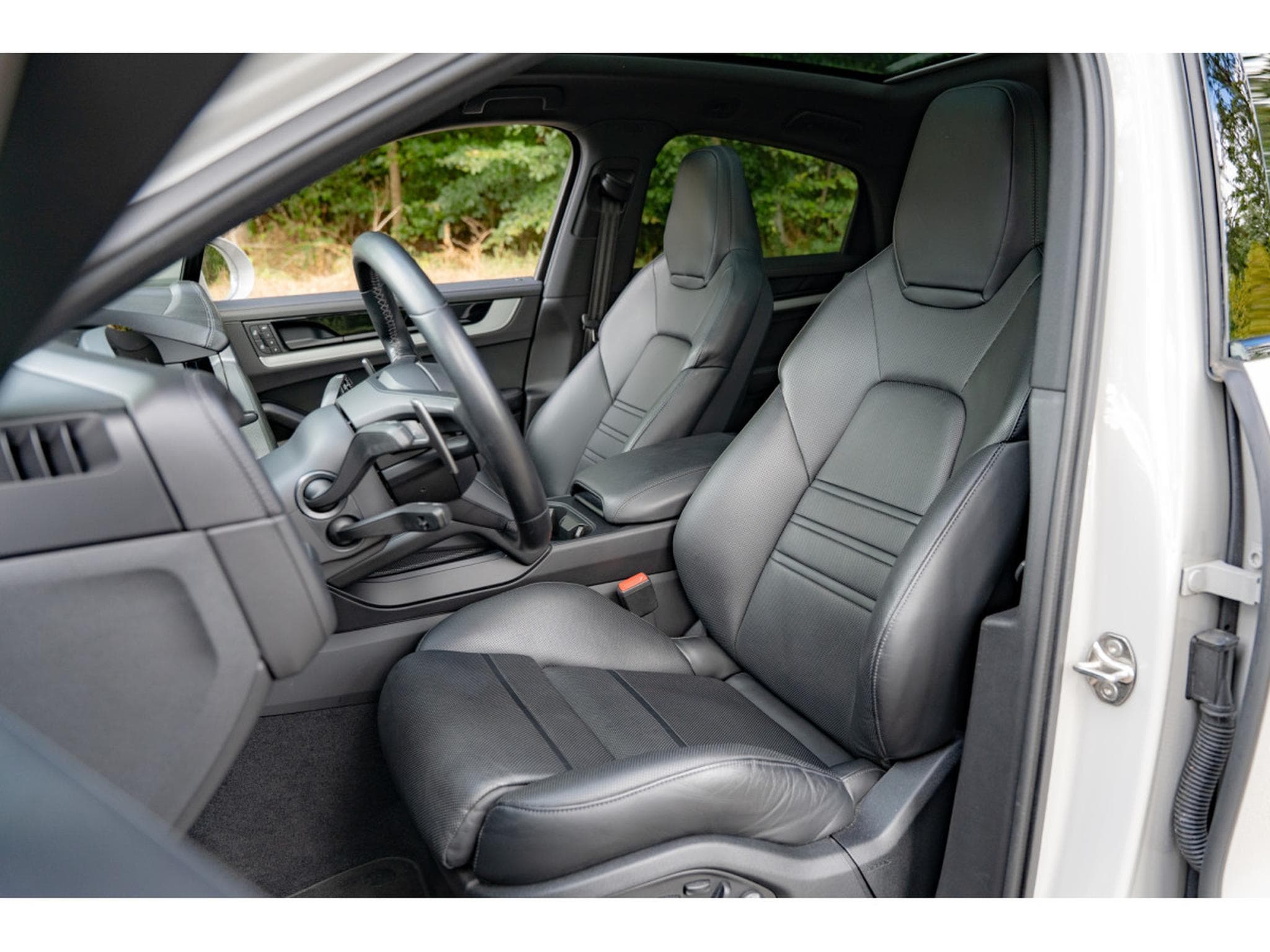 Porsche Cayenne E-Hybrid Coupé (2024) - Photo 9