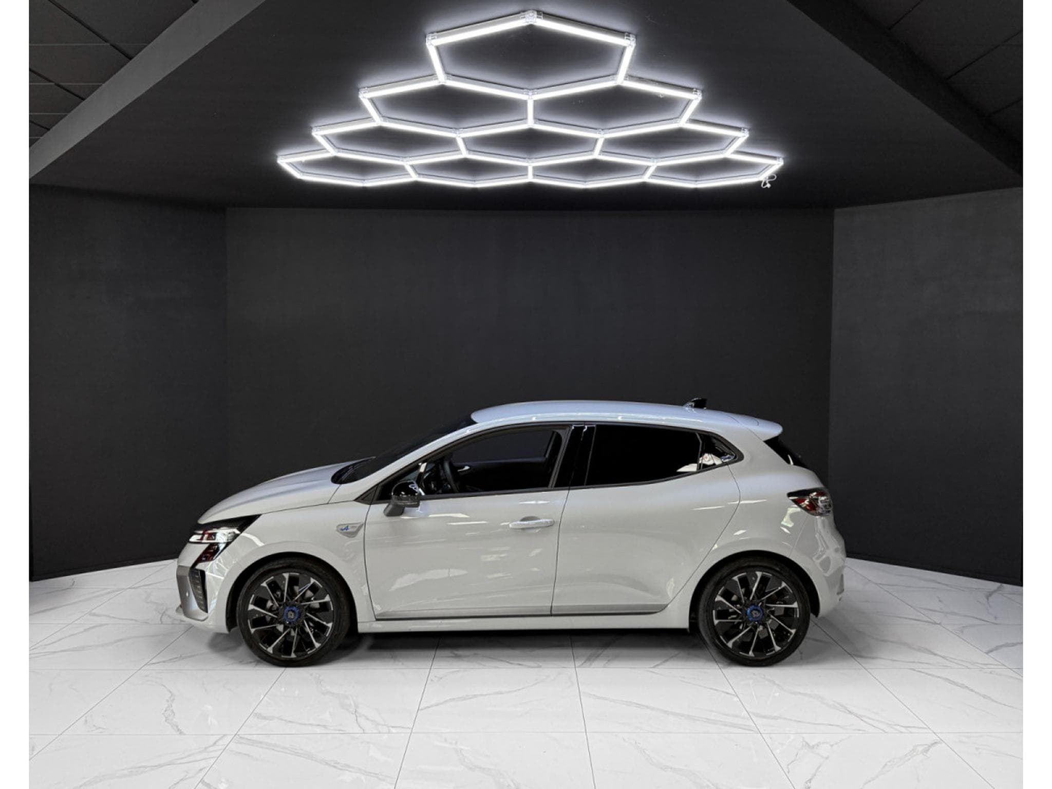 Renault Clio Esprit Alpine E-Tech Full Hybrid 145 (2025) - Photo 2