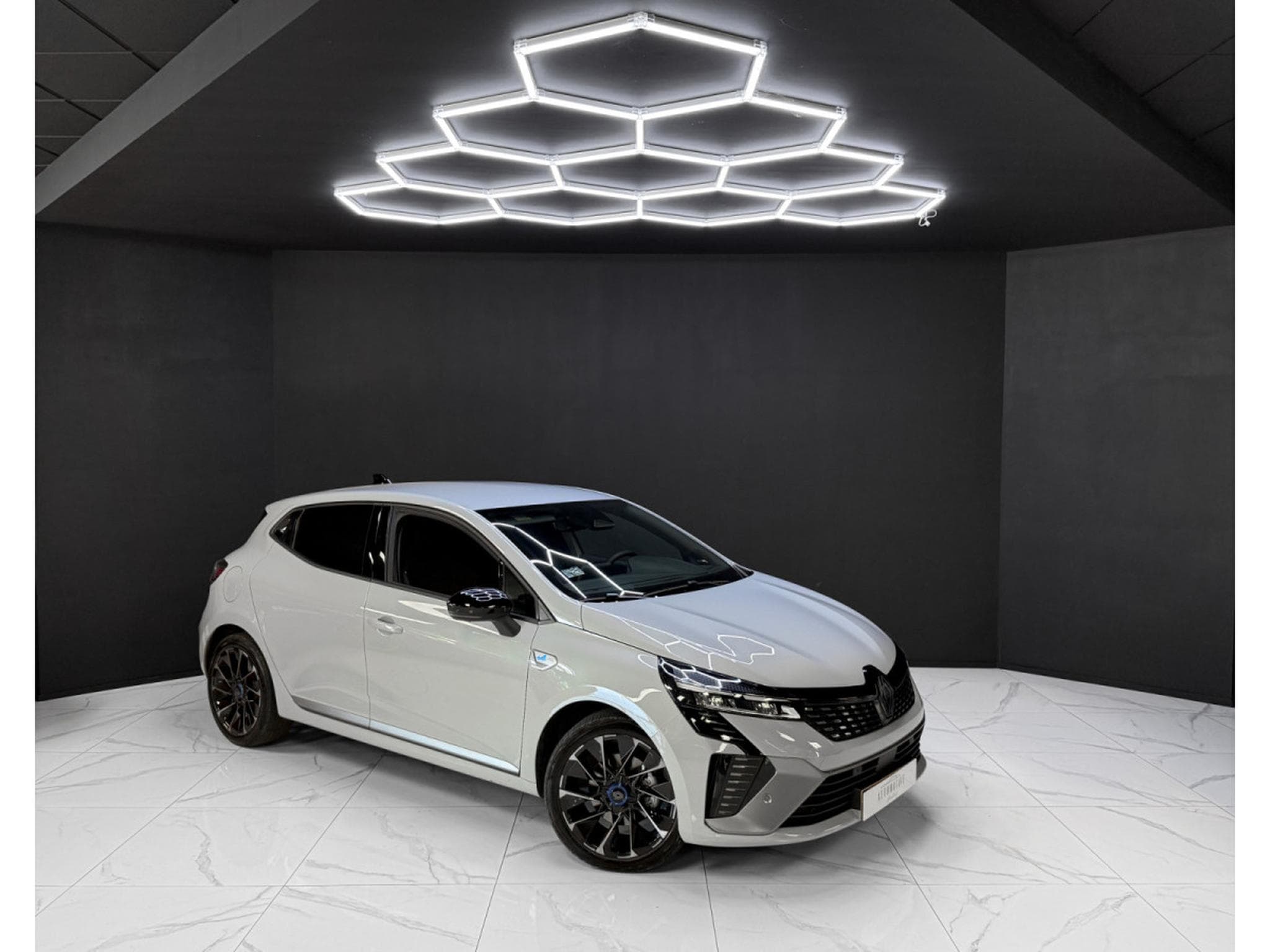 Renault Clio Esprit Alpine E-Tech Full Hybrid 145 (2025) - Photo 7