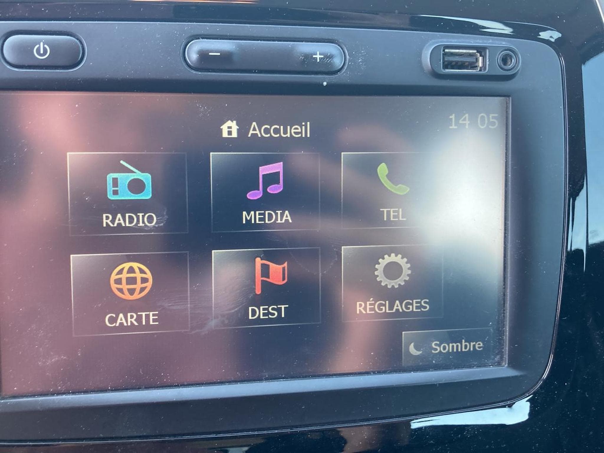 Renault CAPTUR DCI 90 ZEN (2014) - Photo 20