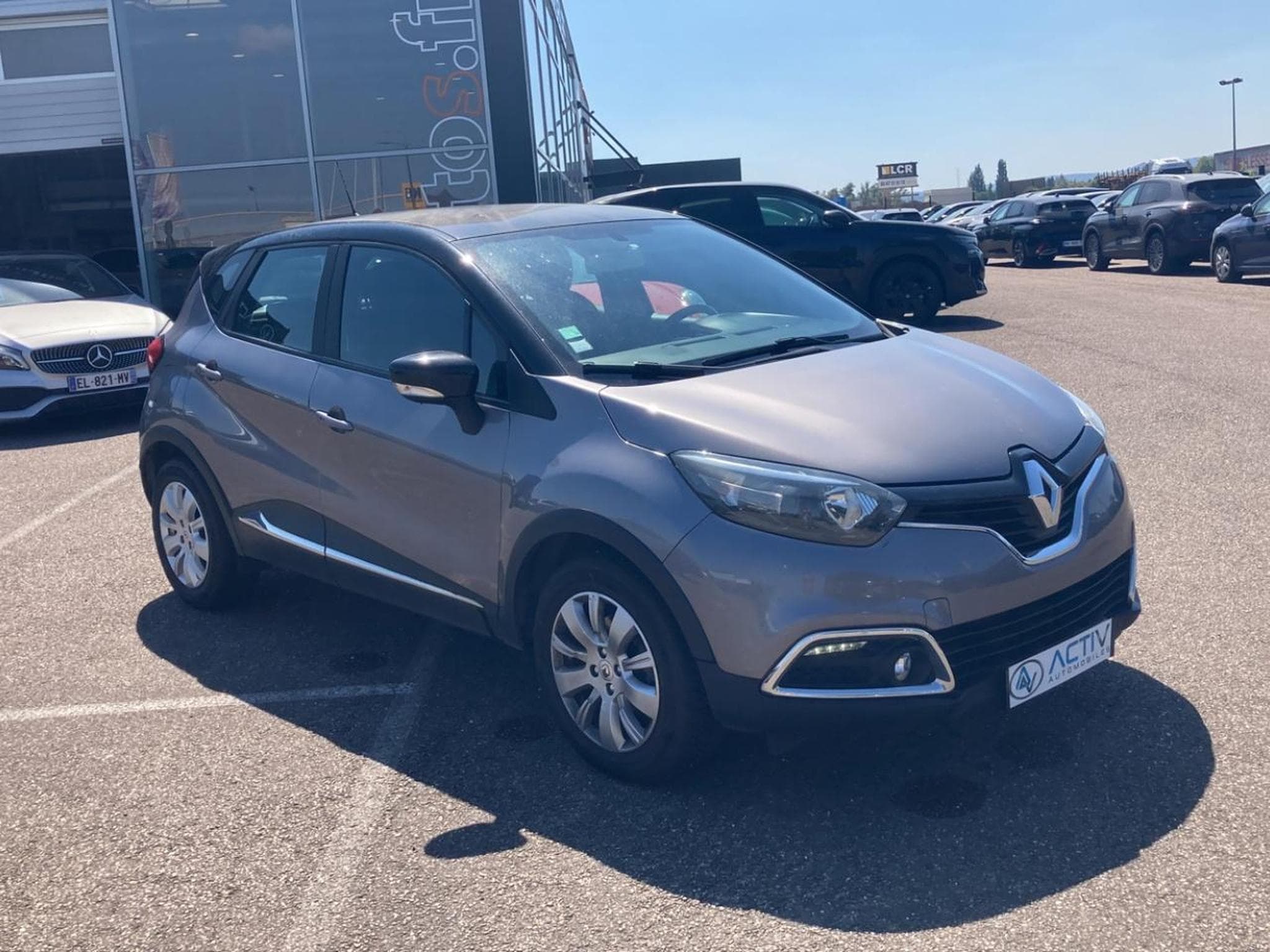 Renault CAPTUR DCI 90 ZEN (2014) - Photo 3