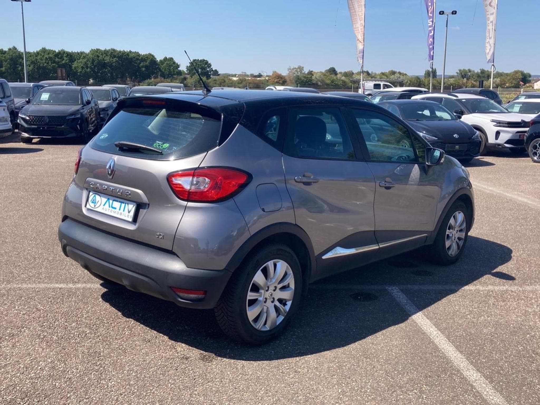 Renault CAPTUR DCI 90 ZEN (2014) - Photo 5