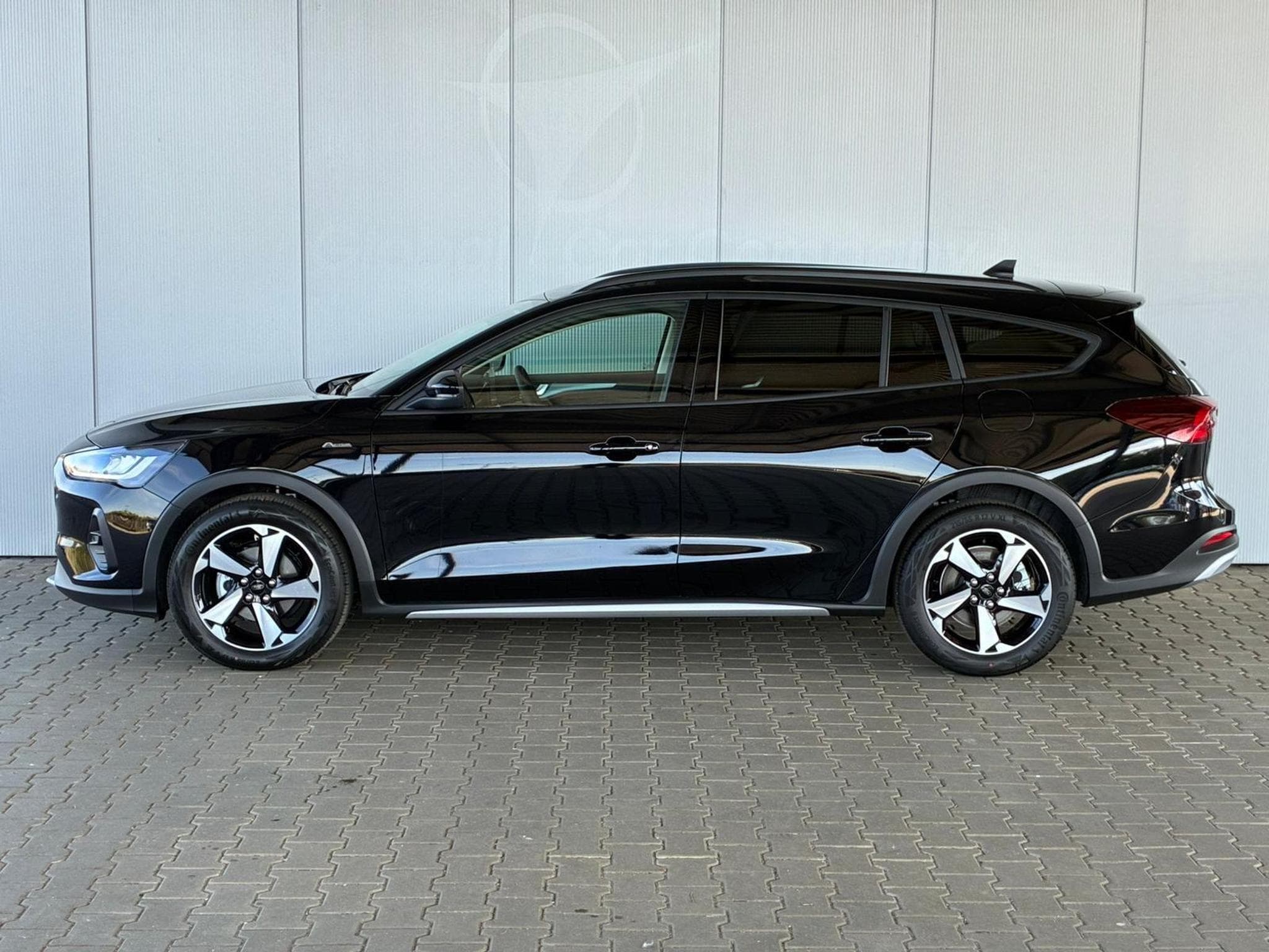 Ford Focus Active X Turnier (2025) - Photo 2