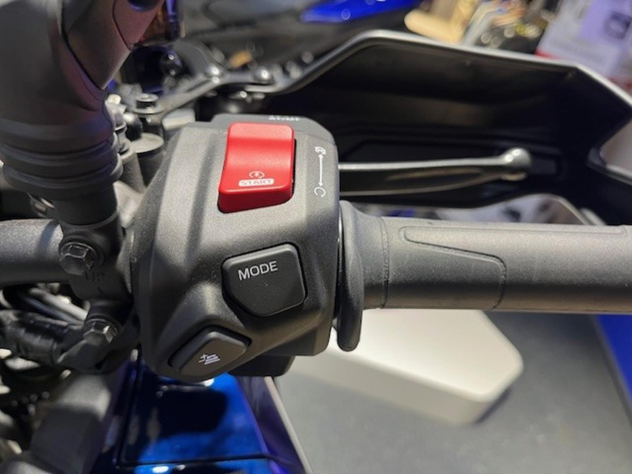 Yamaha Tracer 9 GT GT + Y-AMT (2025) - Foto 8