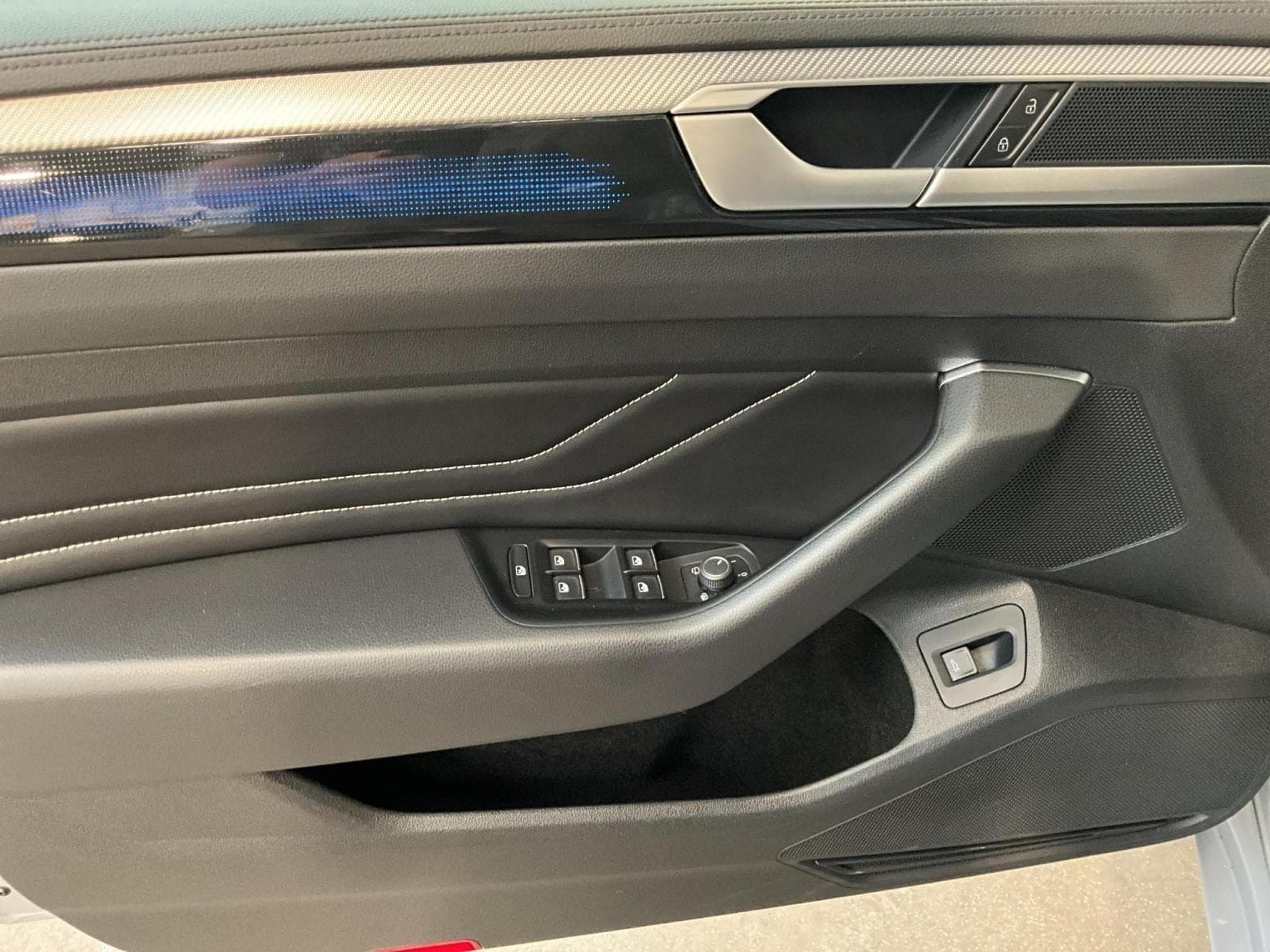 VW Arteon SB+R-Line+Pano+360+Stand-H.+AHK (2023) - Photo 14