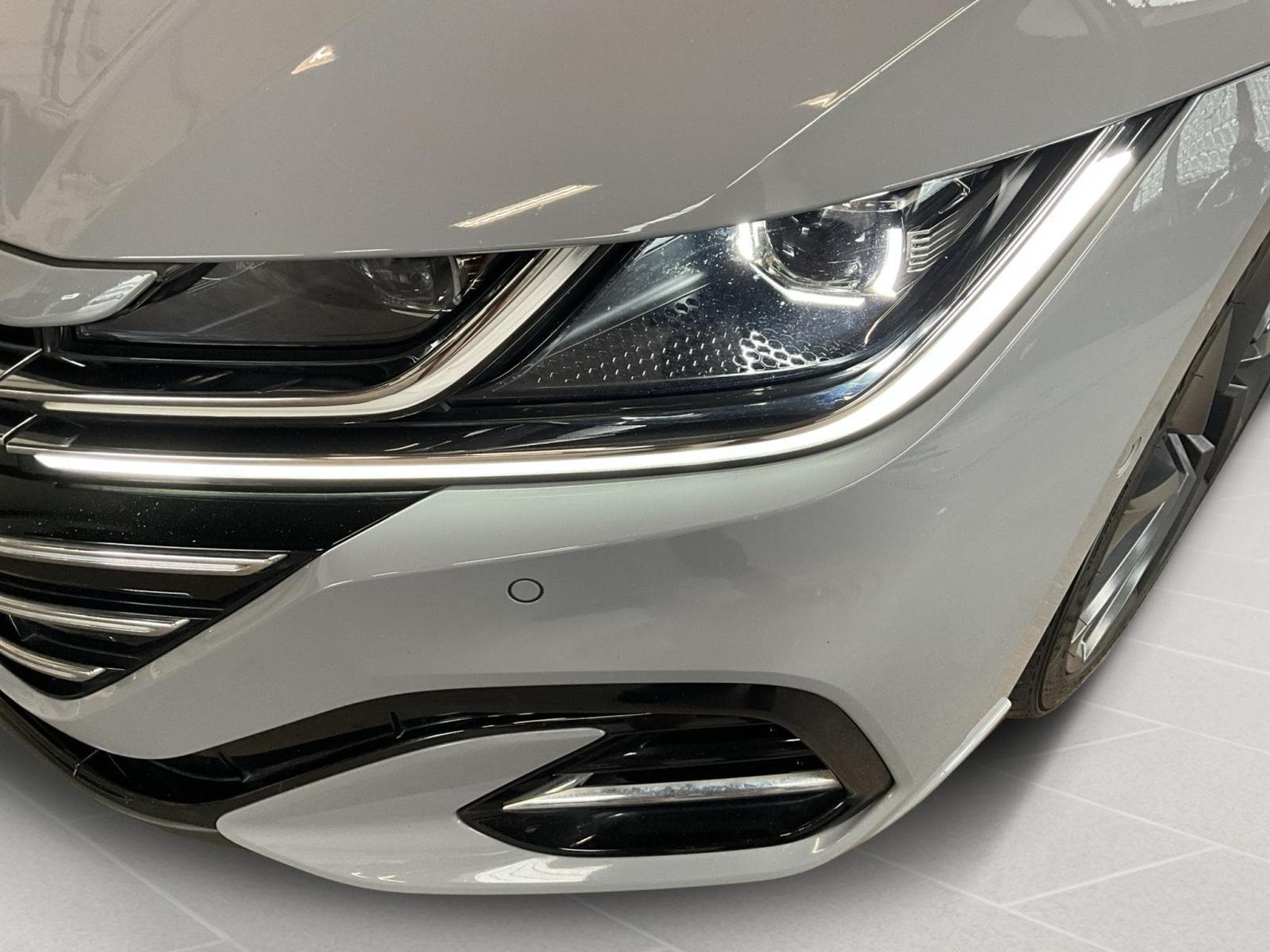 VW Arteon SB+R-Line+Pano+360+Stand-H.+AHK (2023) - Photo 18