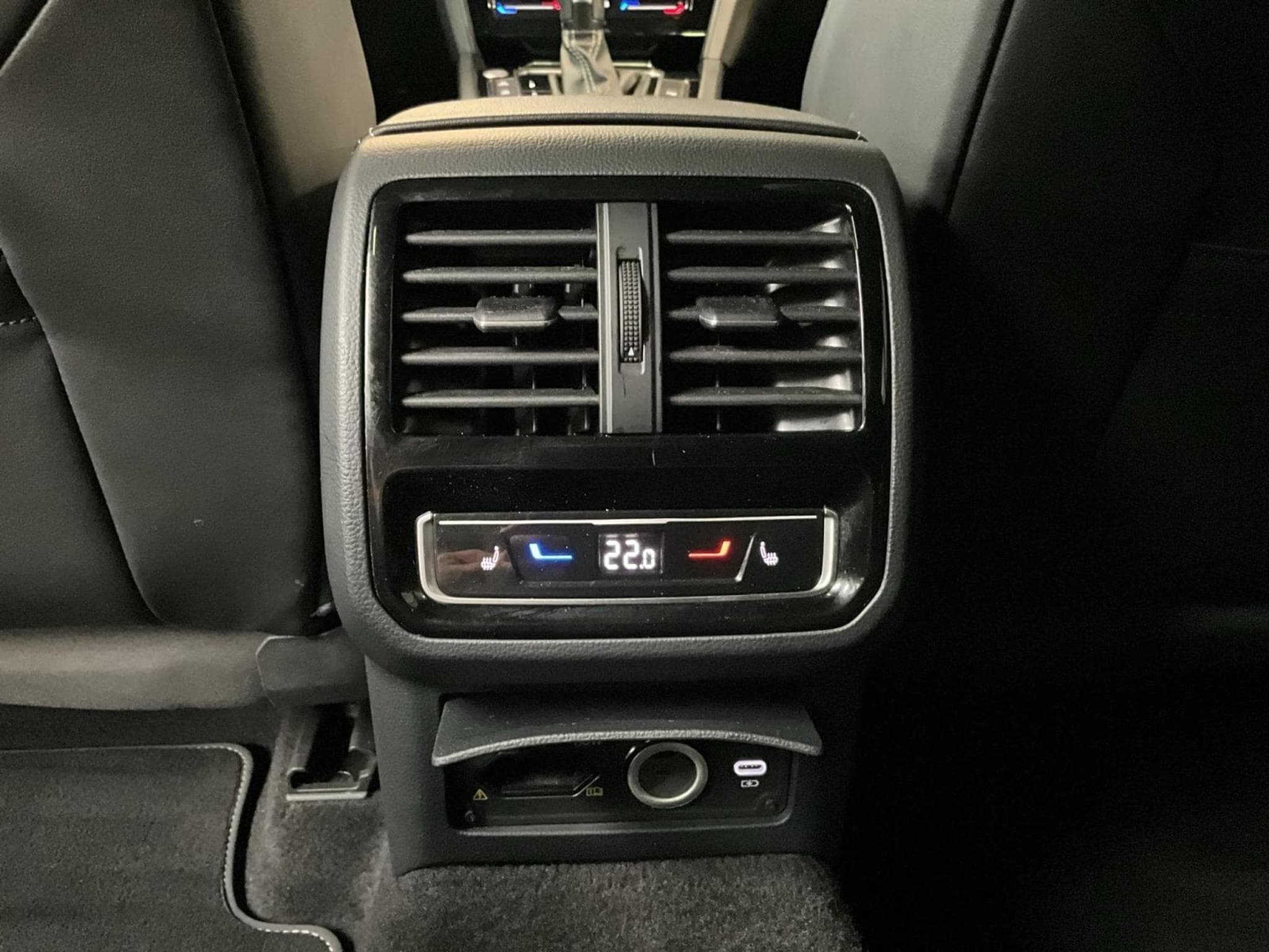 VW Arteon SB+R-Line+Pano+360+Stand-H.+AHK (2023) - Photo 22