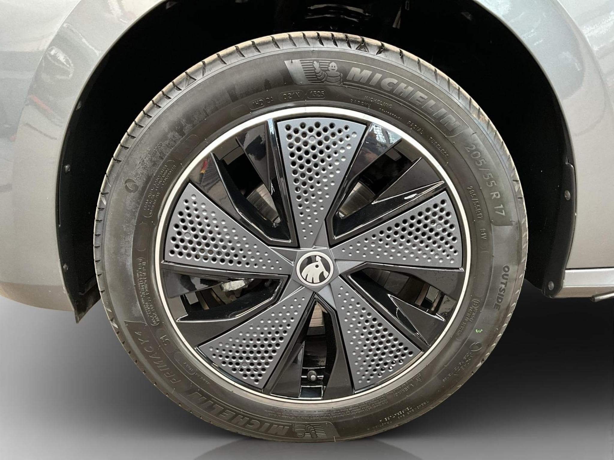 Skoda Kamiq Monte-Carlo+DSG+LED+P.Assisted+P.Park&Go (2025) - Photo 8