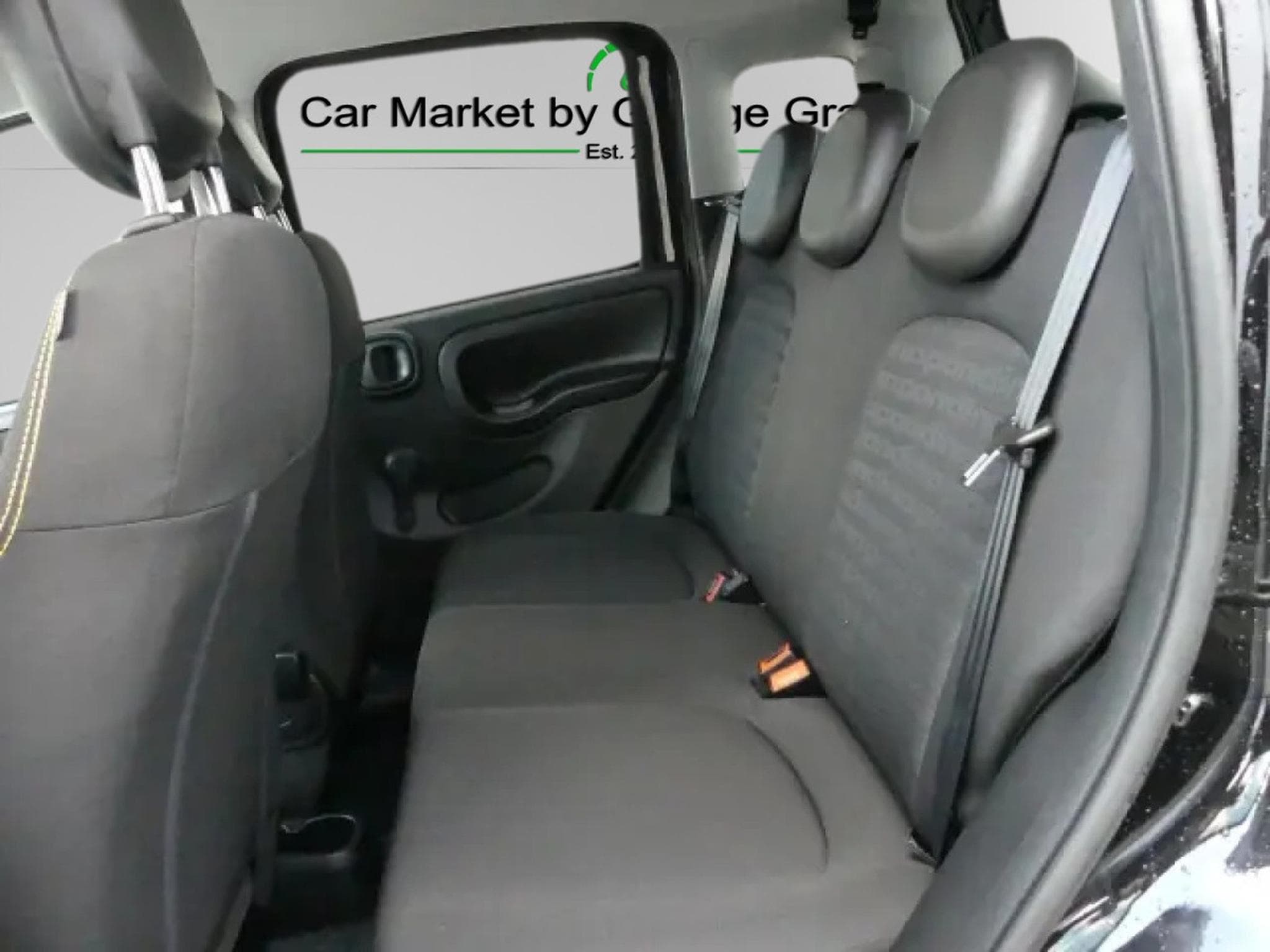Fiat Panda Pandina Cross Hybride 1.0 (2026) - Photo 11
