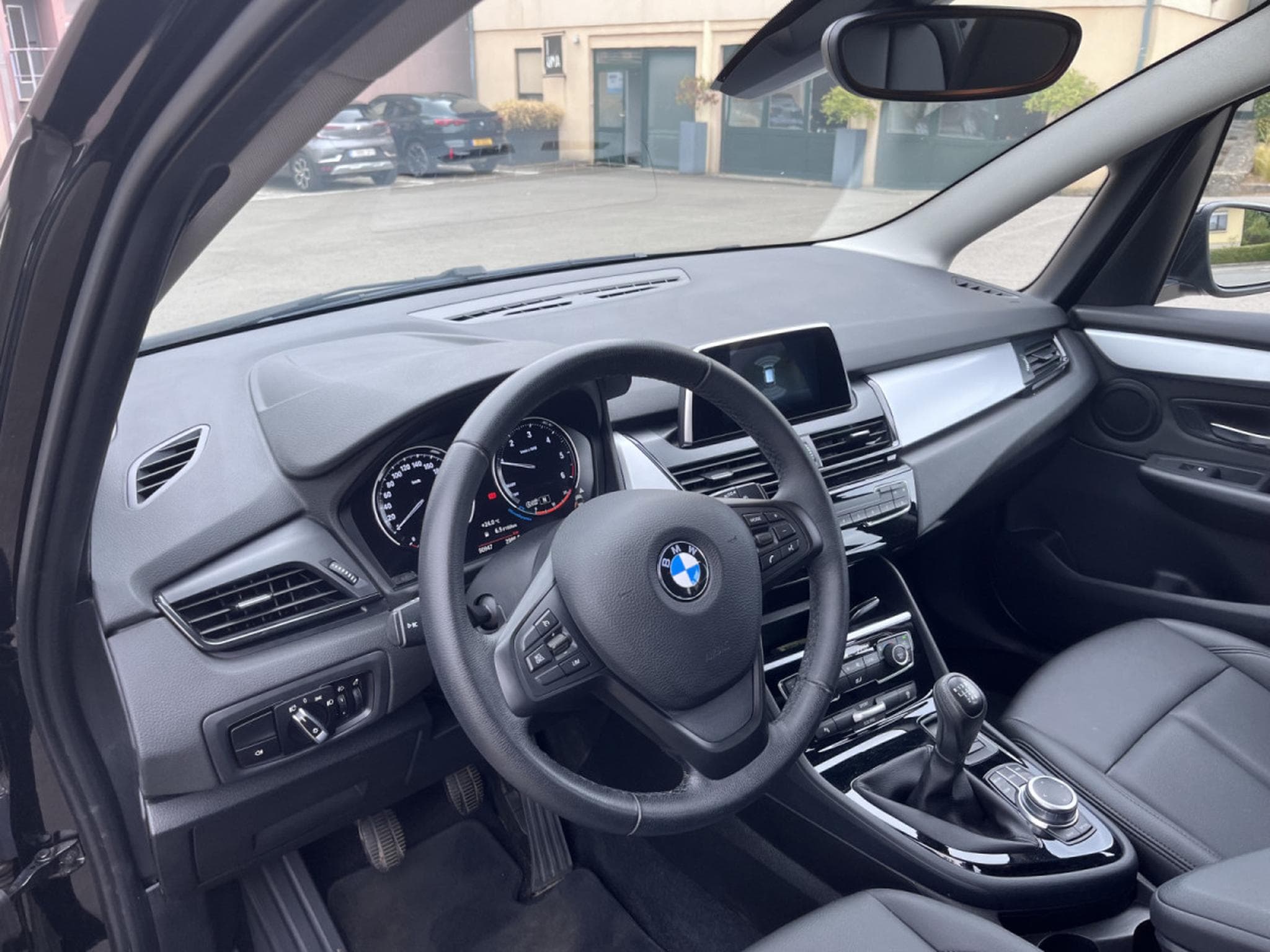 BMW 216 216d Business - LED - Navigation -Cuir - PDC (2020) - Photo 12