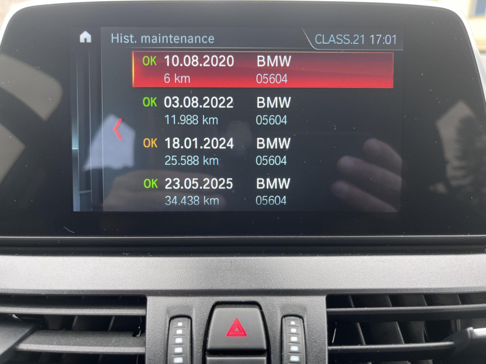 BMW 216 216d Business - LED - Navigation -Cuir - PDC (2020) - Photo 18