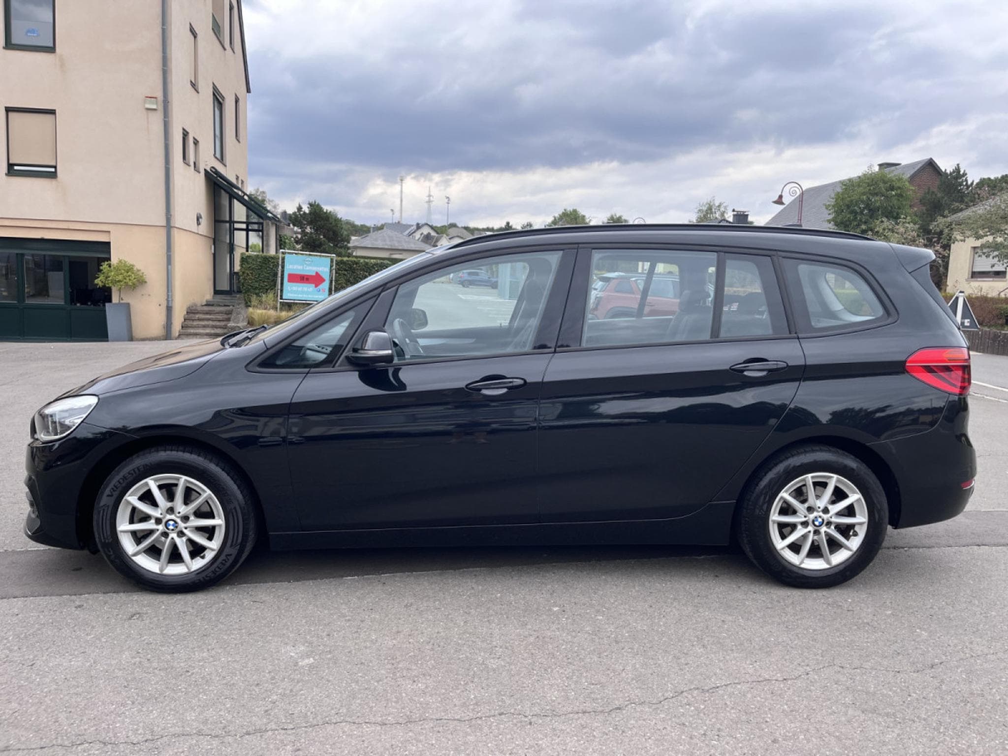 BMW 216 216d Business - LED - Navigation -Cuir - PDC (2020) - Photo 6