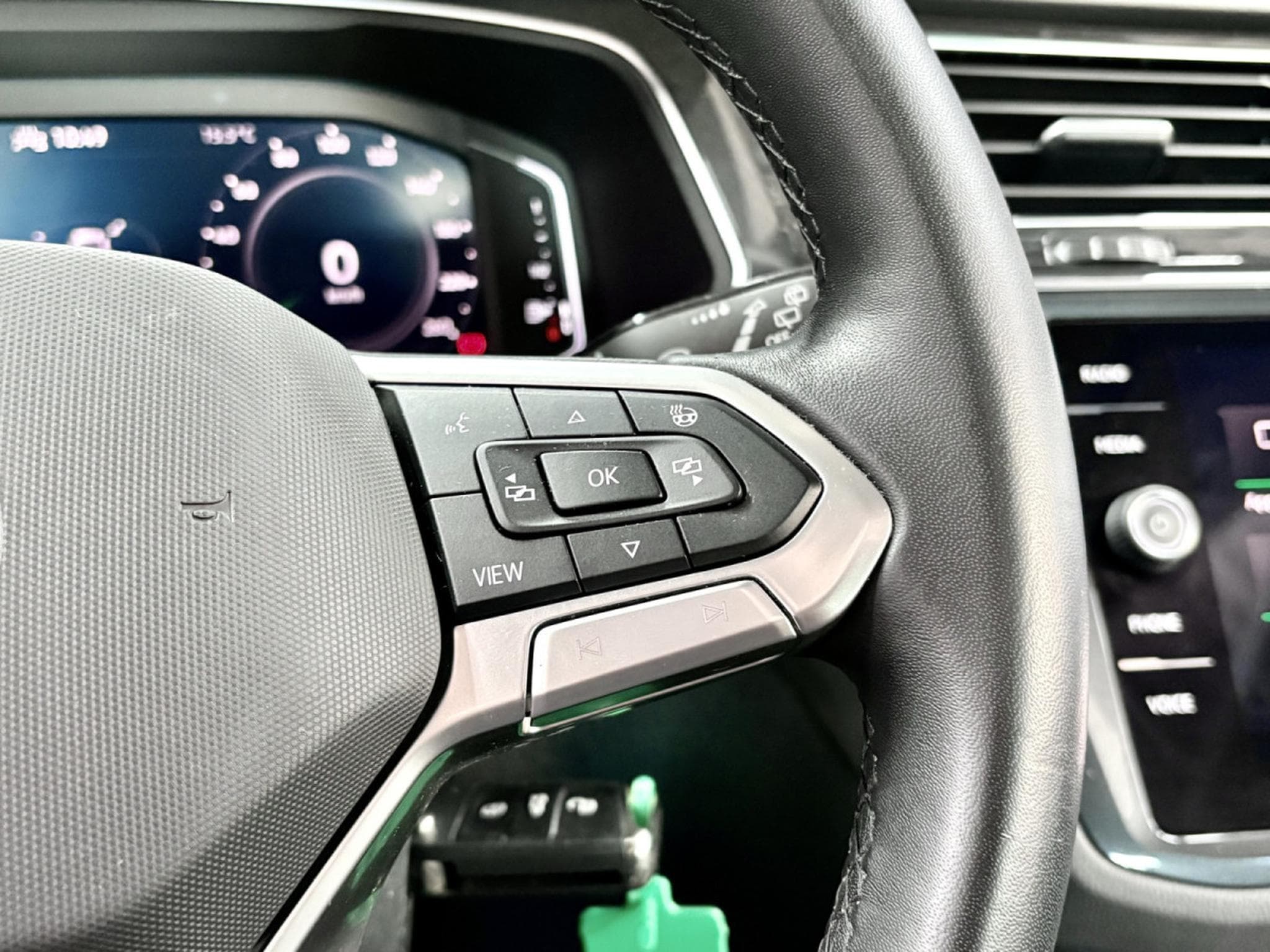 VW Tiguan Elegance 2.0 TDI 150CV DSG7 *PANO* MATRIX *ACC * (2022) - Photo 12
