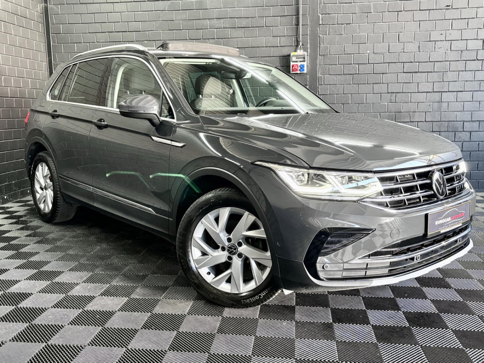 VW Tiguan Elegance 2.0 TDI 150CV DSG7 *PANO* MATRIX *ACC * (2022) - Photo 3