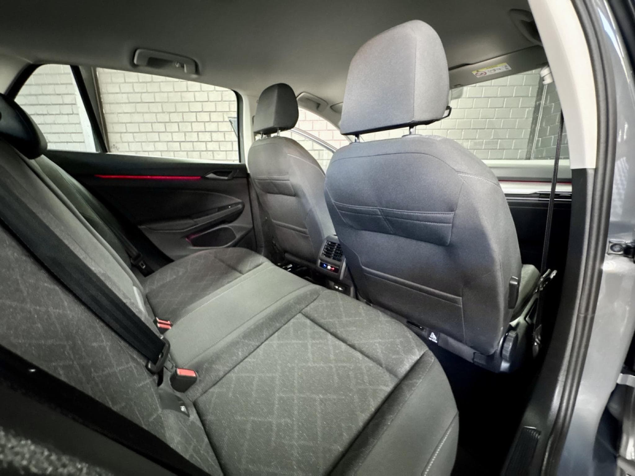 VW Golf Life 2.0 TDI DSG7 115 CV *4 SAISONS* ACC * CARPLAY* (2023) - Photo 22