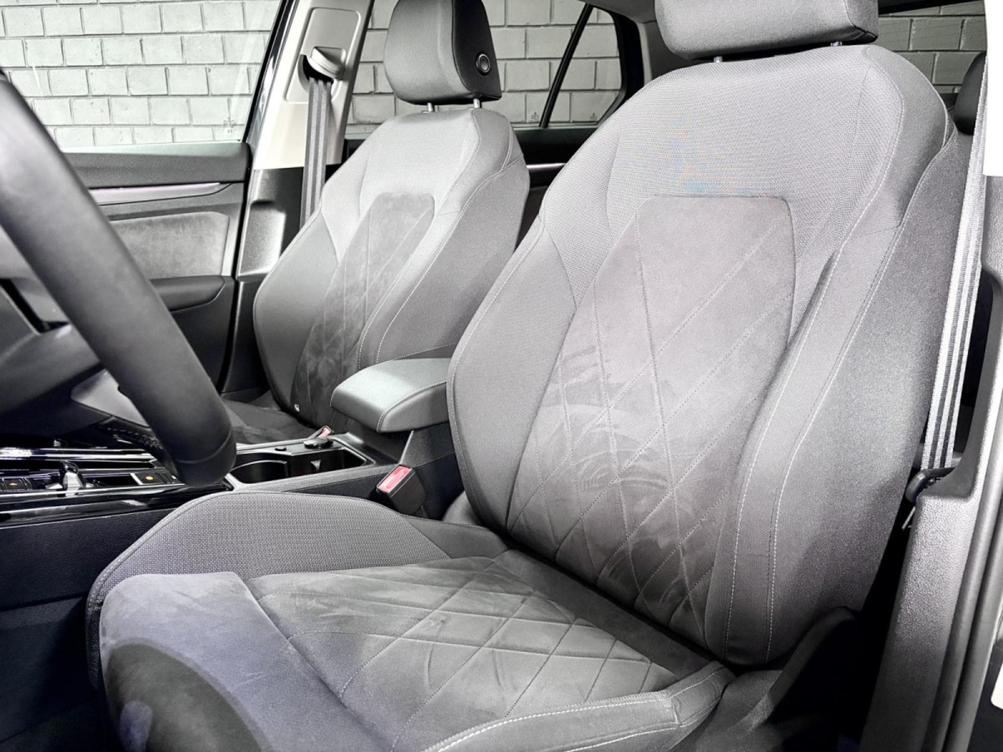 VW Golf STYLE 2.0 TDI 150CV DSG7 *CAMERA* NAVI * SIEGES CHAUFF* (2024) - Photo 7