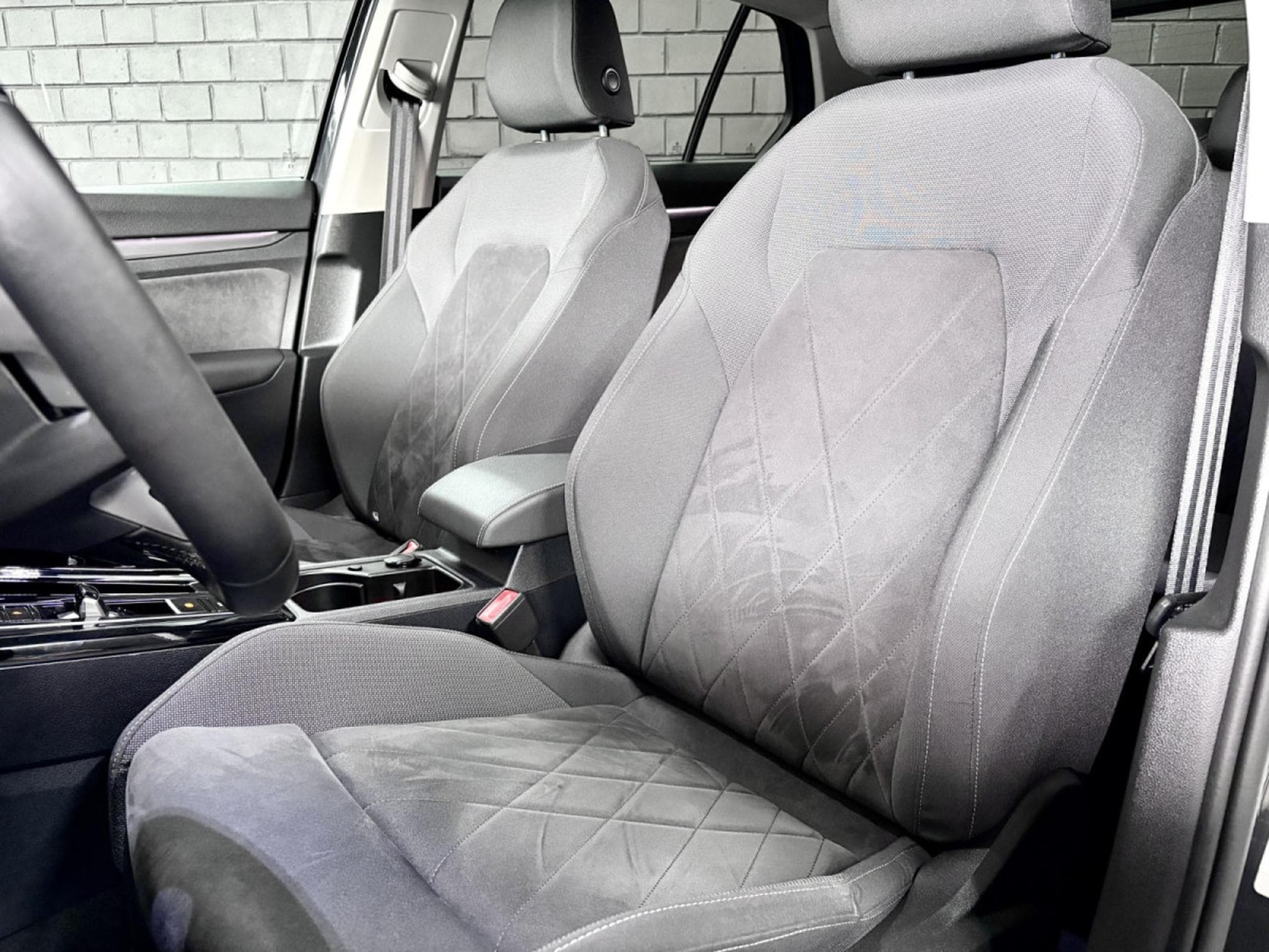 VW Golf STYLE 2.0 TDI 150CV DSG7 *CAMERA* NAVI * SIEGES CHAUFF* (2024) - Photo 7
