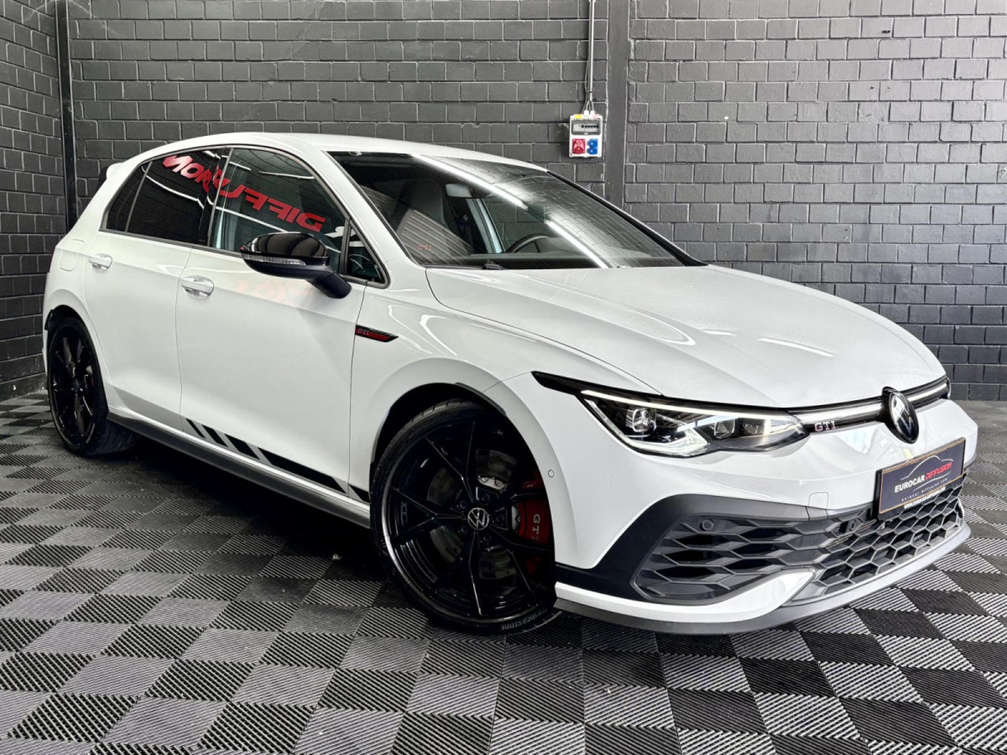 VW Golf GTI Clubsport 2.0 TSI 300 CV DSG7 *ACC* *SIEGES CHAUFF* BLAC (2024) - Foto 2