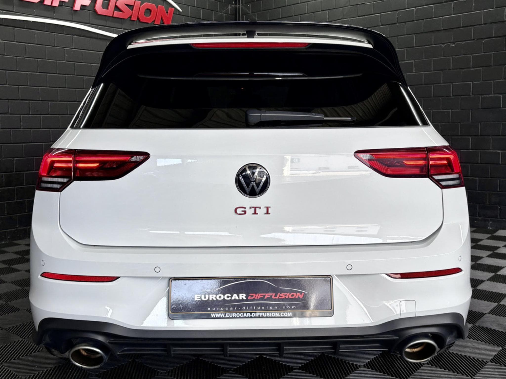 VW Golf GTI Clubsport 2.0 TSI 300 CV DSG7 *ACC* *SIEGES CHAUFF* BLAC (2024) - Foto 4