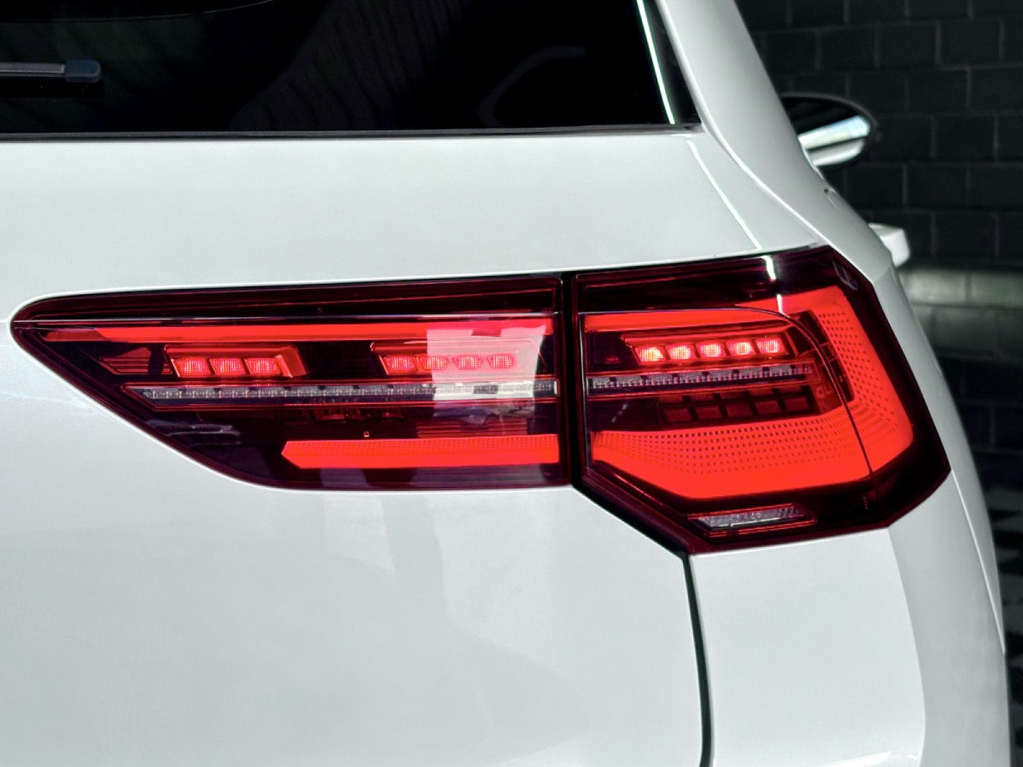 VW Golf GTI Clubsport 2.0 TSI 300CV DSG7 *PANO* MATRIX * HARMAN * CA (2024) - Foto 23