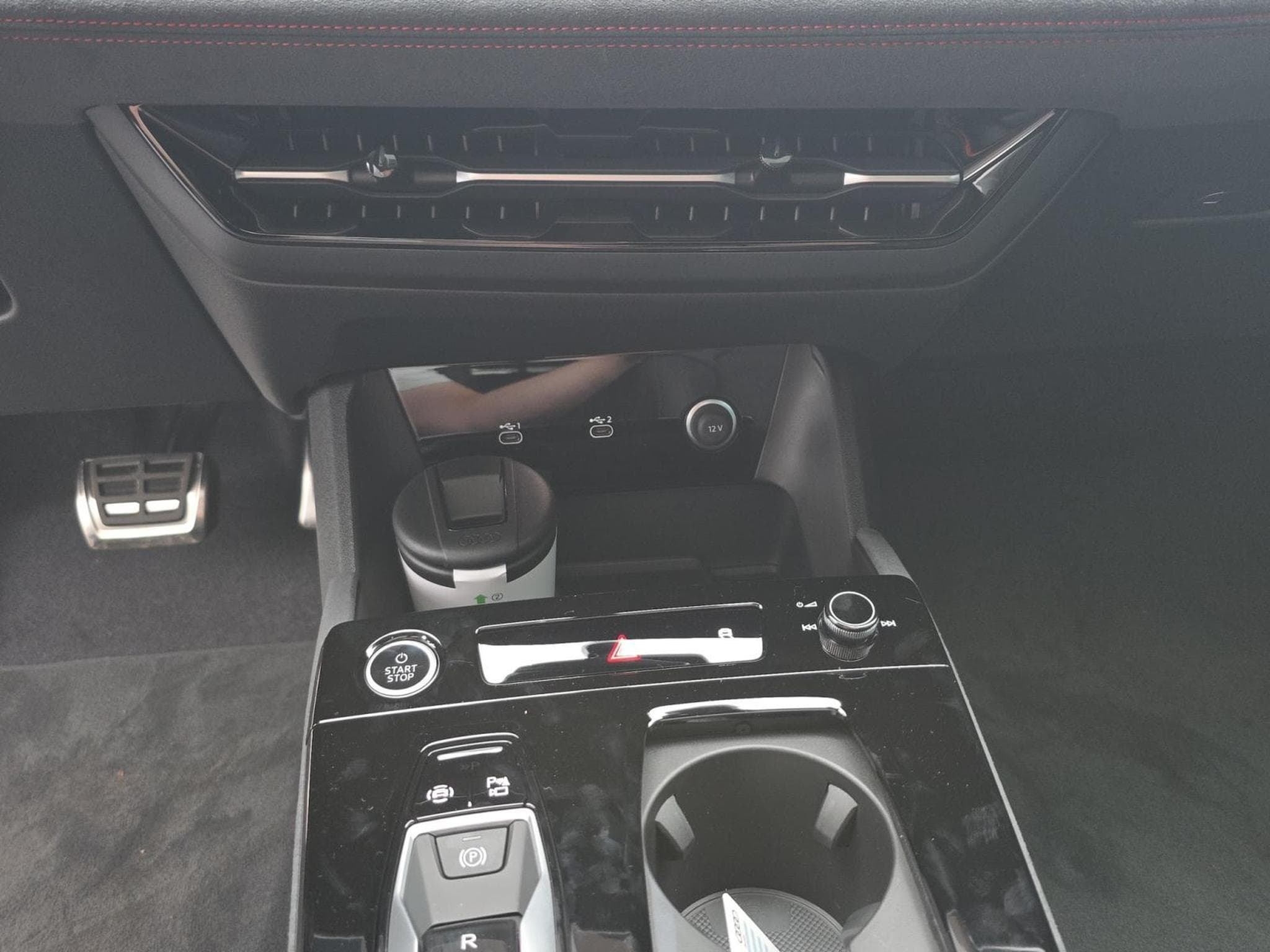 Audi Q6 e-tron e-tron performance (2026) - Photo 12
