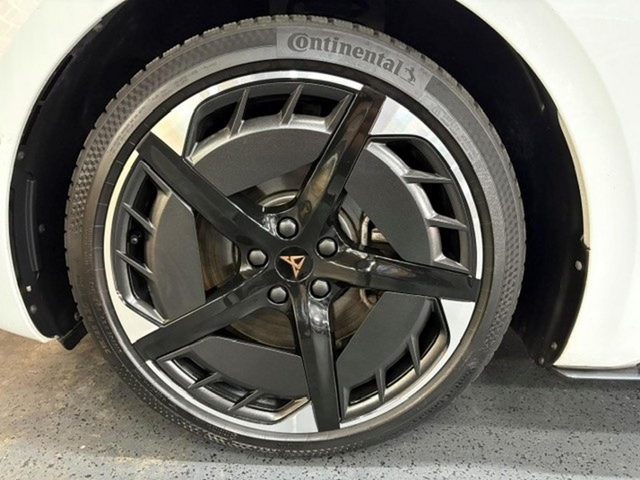 Cupra BORN BORN BEV Batterie XL 82 kWh eBoost 231cv (2024) - Photo 3