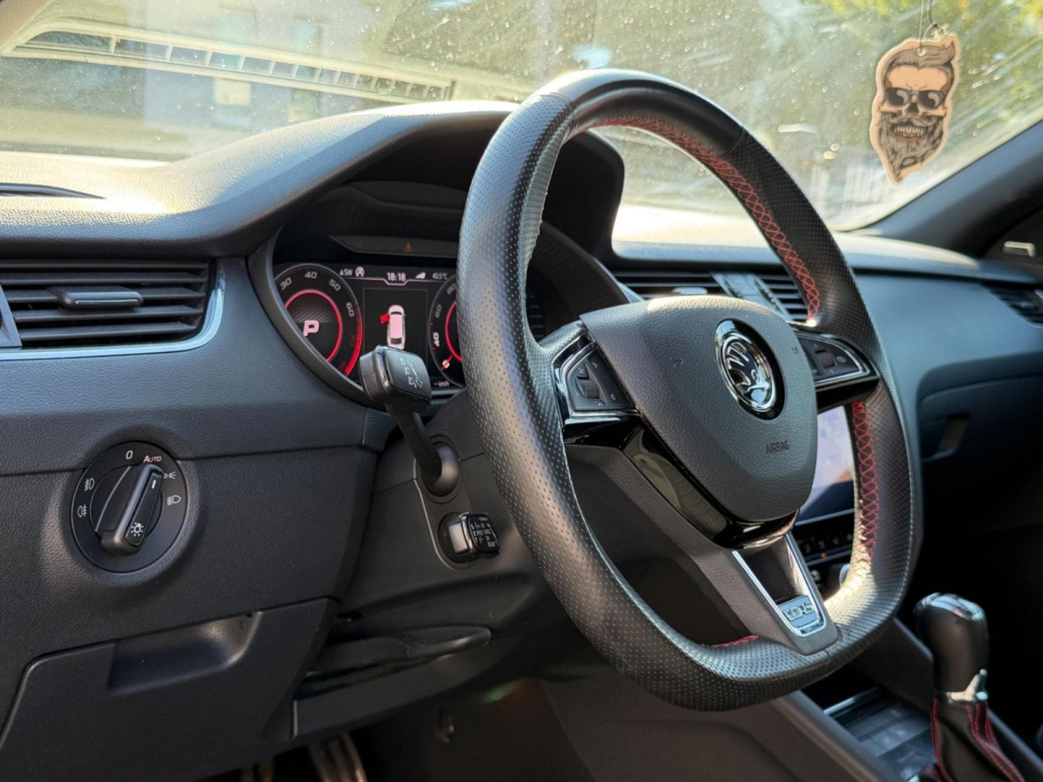 Skoda Octavia Combi RS 245 (2020) - Photo 12