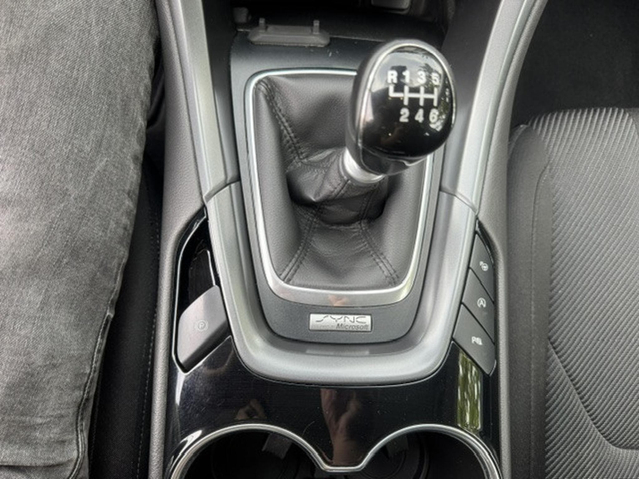 Ford Mondeo FORD MONDEO TITANIUM KAMERA MFL SHZ NAVI KEYLESS GO (2015) - Photo 17