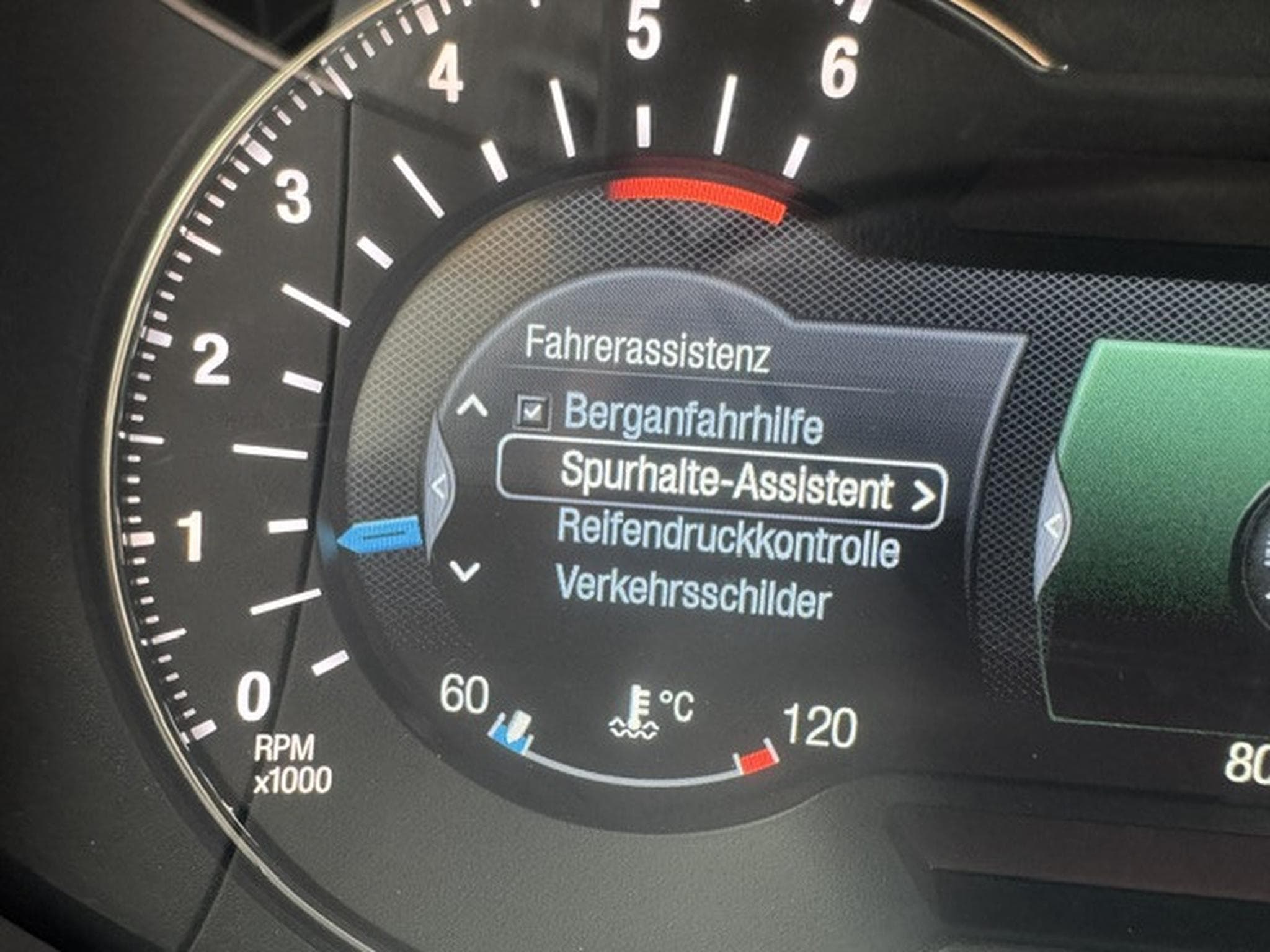 Ford Mondeo FORD MONDEO TITANIUM KAMERA MFL SHZ NAVI KEYLESS GO (2015) - Photo 22