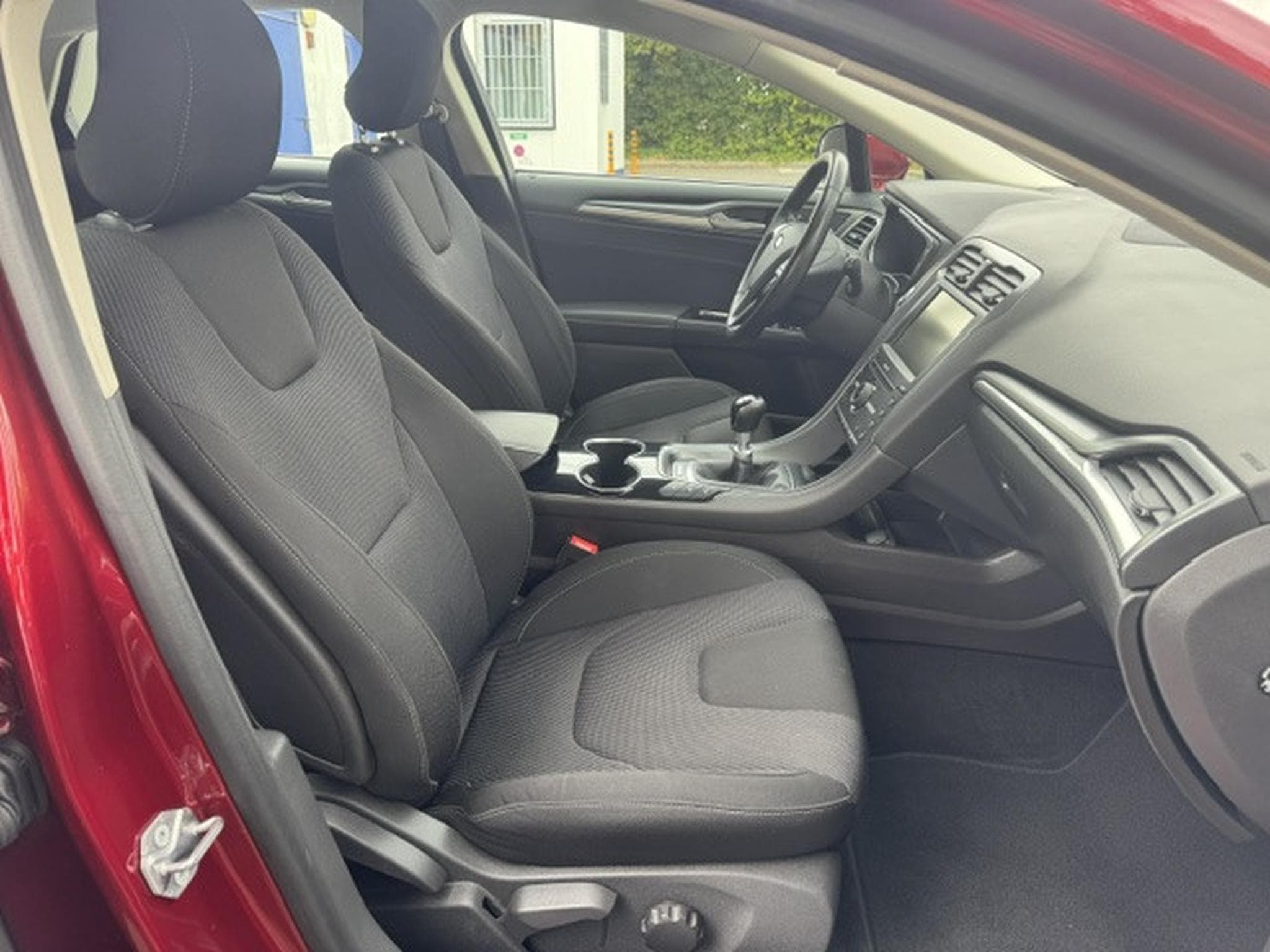 Ford Mondeo FORD MONDEO TITANIUM KAMERA MFL SHZ NAVI KEYLESS GO (2015) - Photo 4